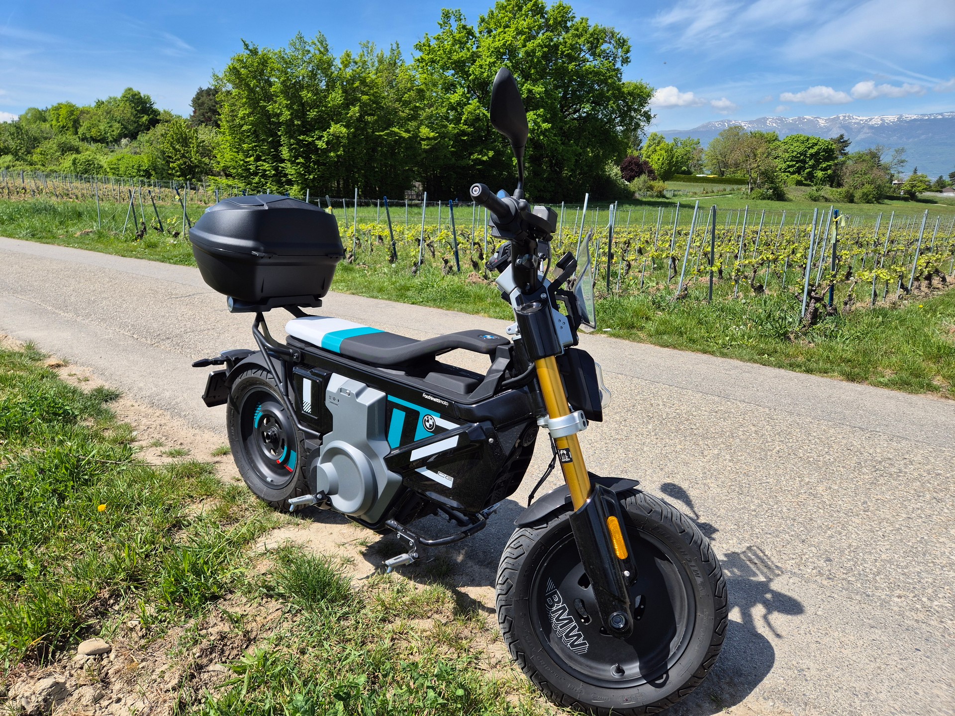 BMW CE 02-image-2