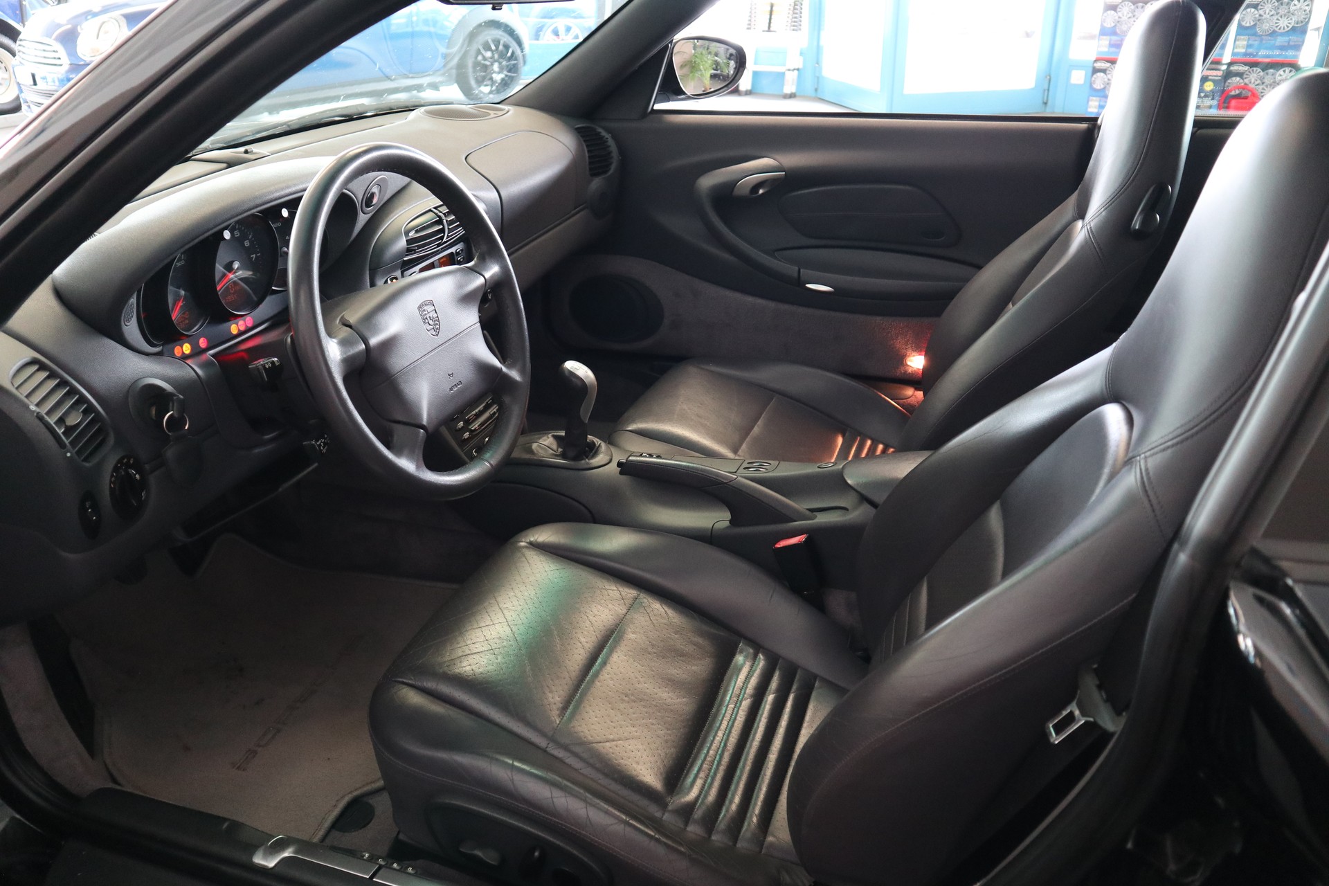 PORSCHE 911 (996) Carrera-image-8