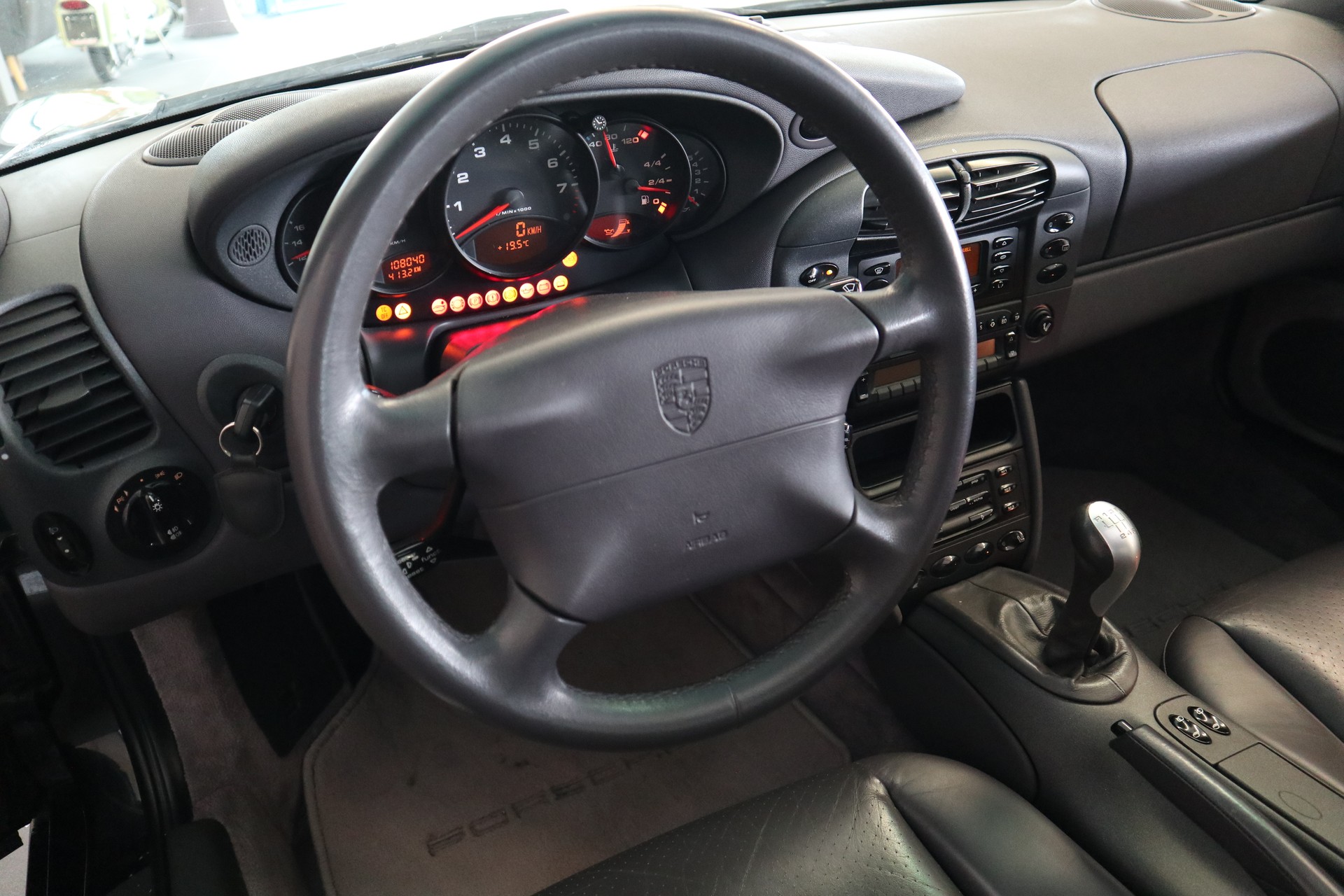 PORSCHE 911 (996) Carrera-image-10
