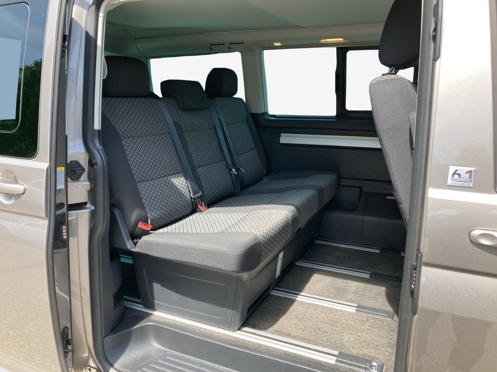 VW T6.1 California 2.0 TDI Beach Liberty 4Motion DSG-image-11