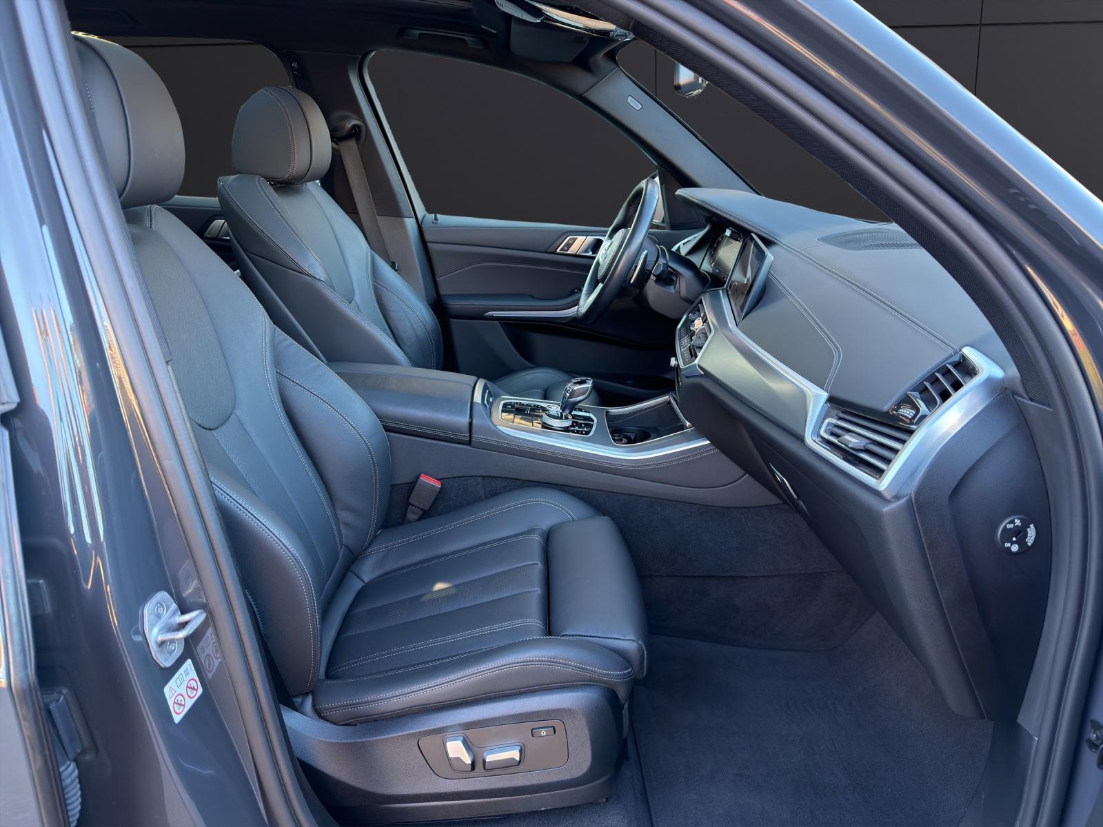 BMW X5 M50i xDrive-image-18
