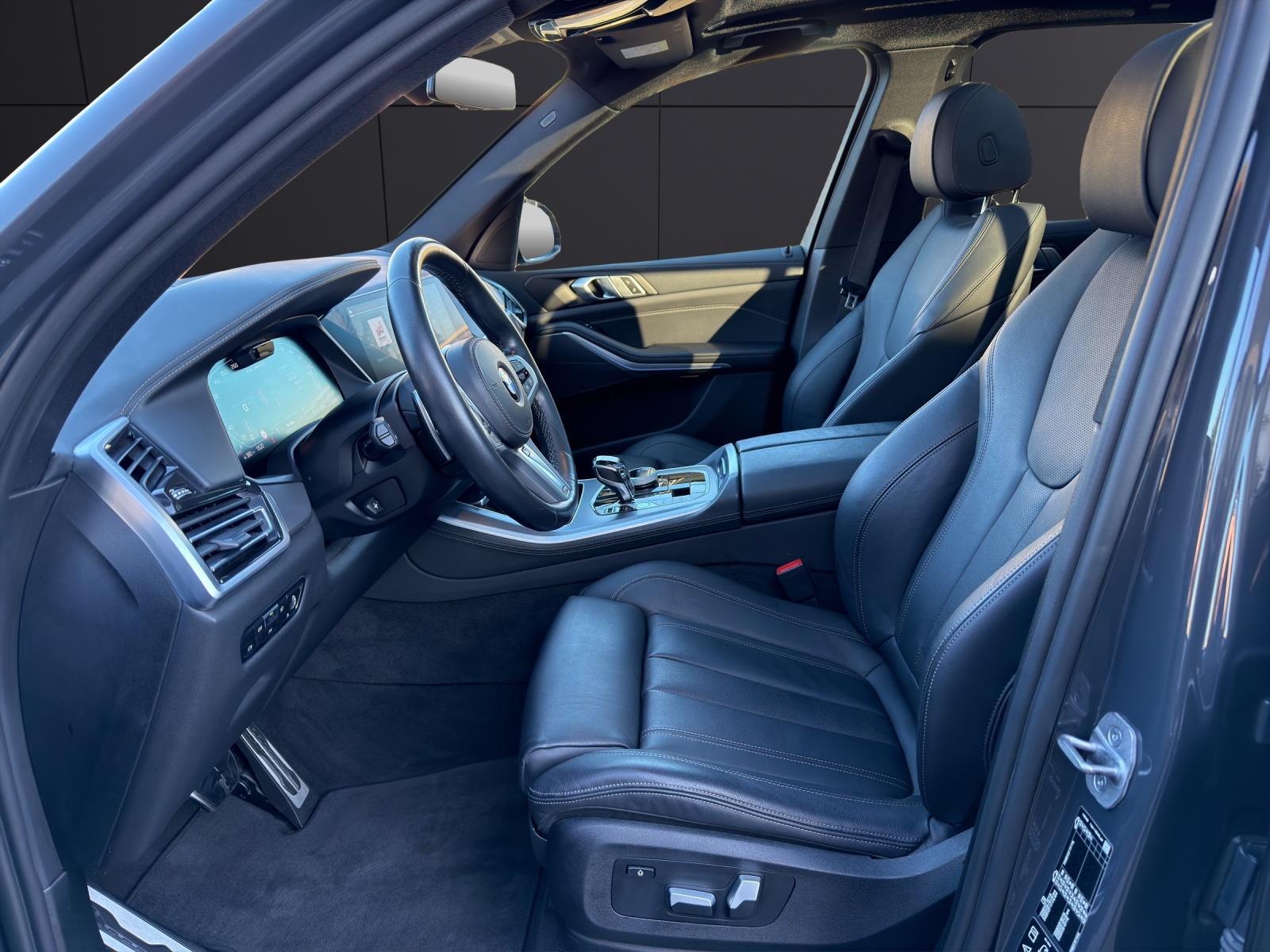 BMW X5 M50i xDrive-showroom-element-1