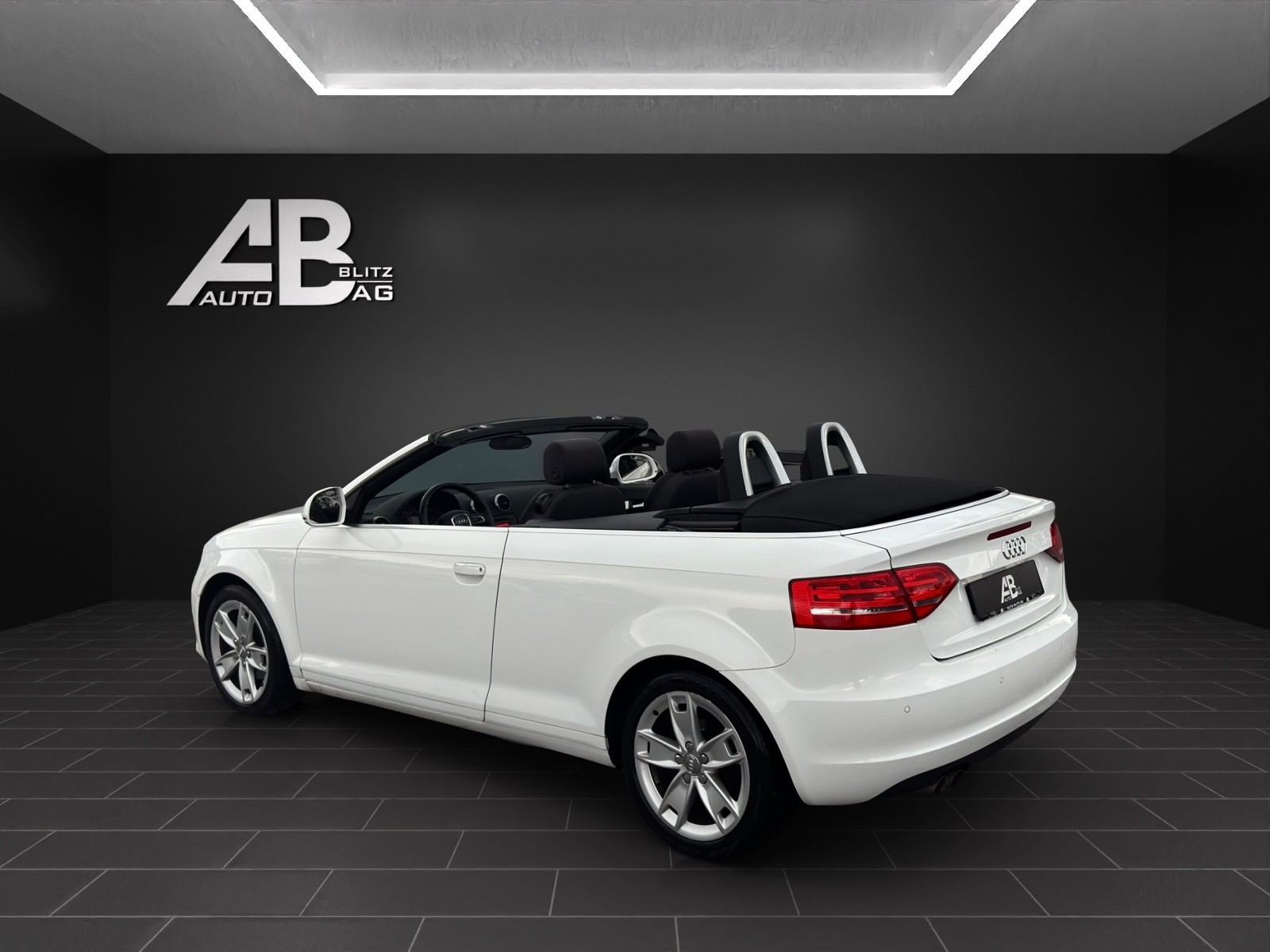 AUDI A3 Cabriolet 1.8 TFSI S-Line Ambition S-tronic-showroom-element-2