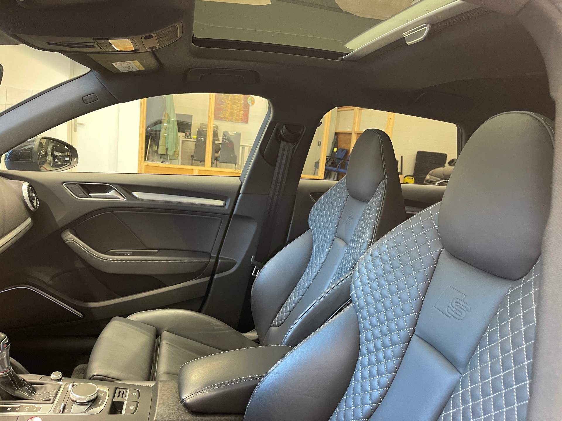 AUDI S3 Sportback 2.0 TFSI quattro S-tronic-image-8