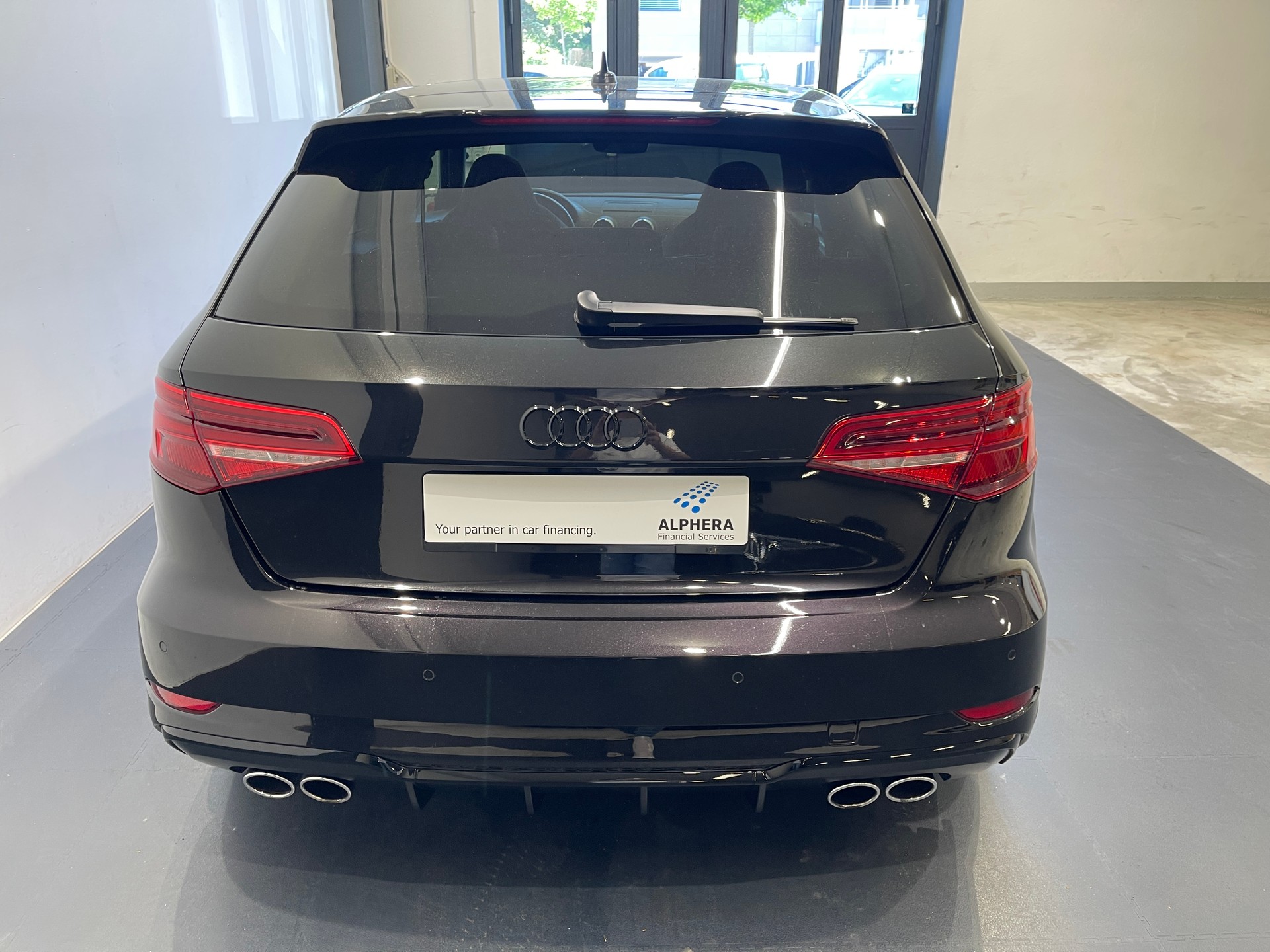 AUDI S3 Sportback 2.0 TFSI quattro S-tronic-image-5