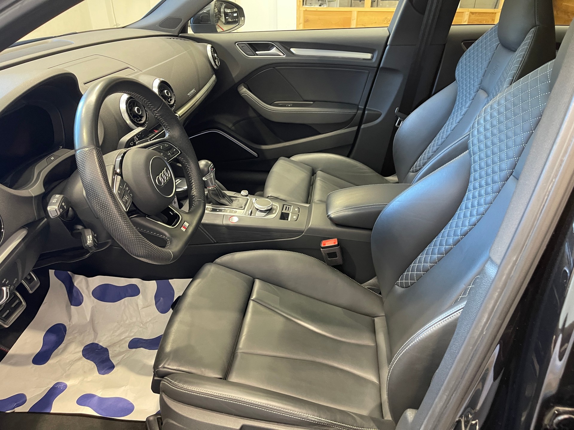 AUDI S3 Sportback 2.0 TFSI quattro S-tronic-image-7