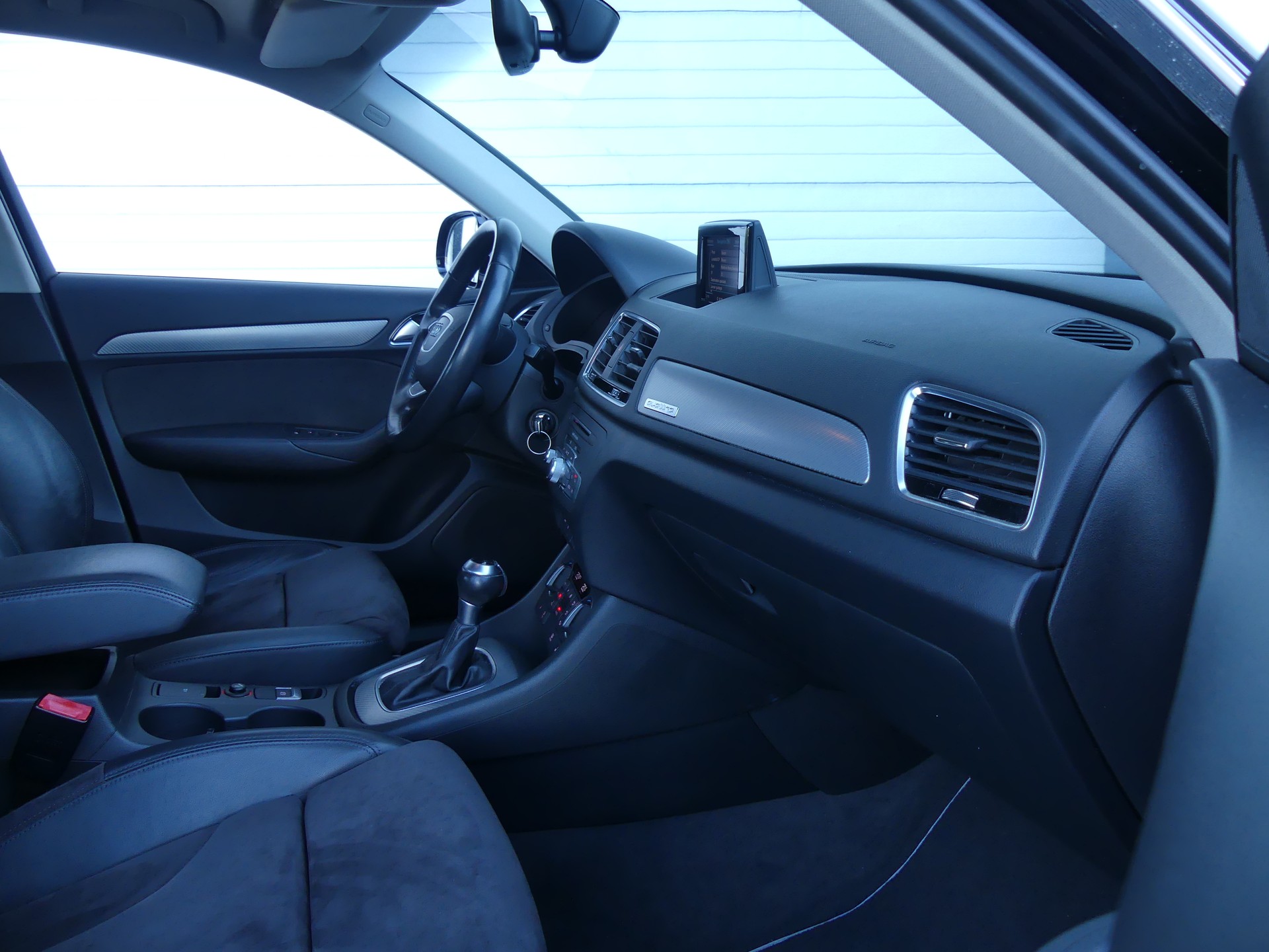 AUDI Q3 2.0 TFSI design quatt.-image-8