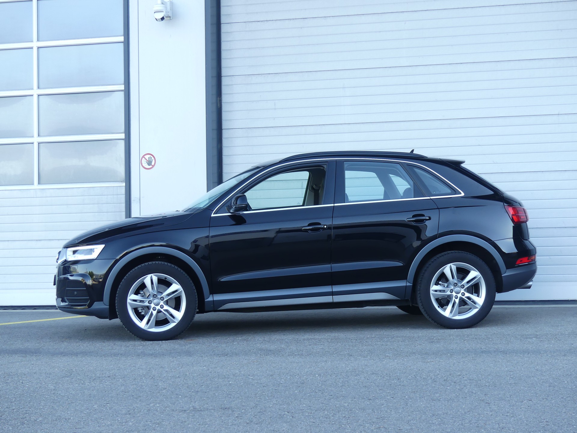 AUDI Q3 2.0 TFSI design quatt.-image-2