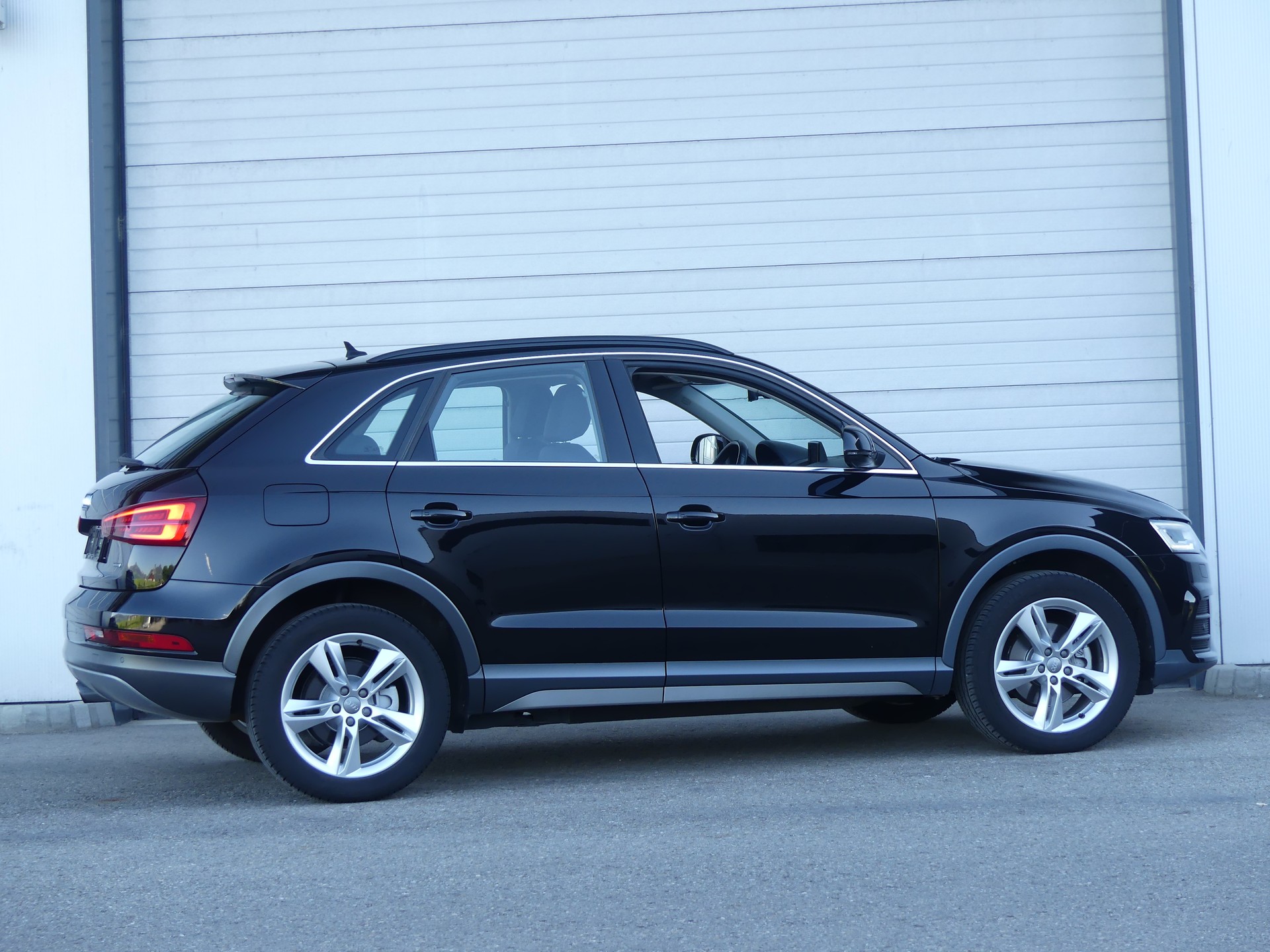 AUDI Q3 2.0 TFSI design quatt.-image-3