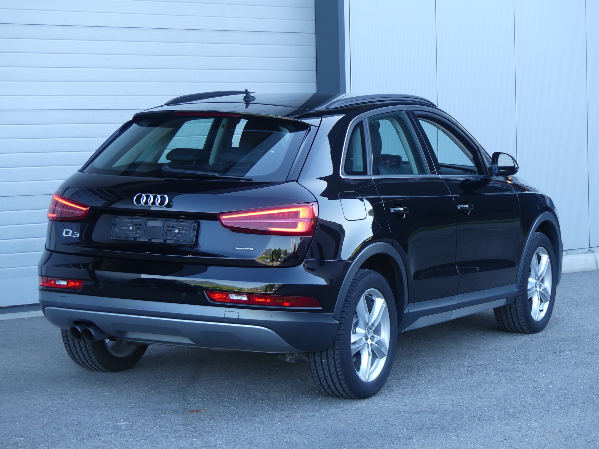 AUDI Q3 2.0 TFSI design quatt.-image-4