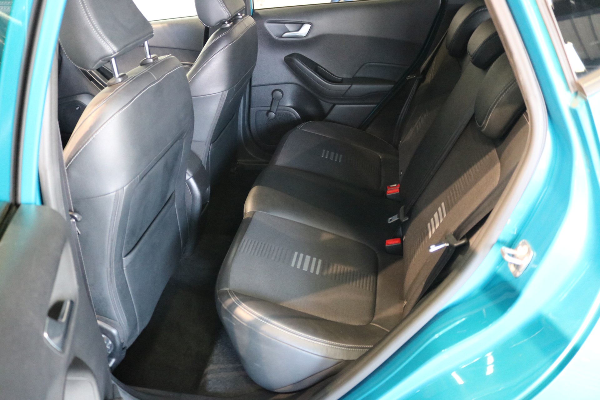 FORD Fiesta 1.0 SCTi ST Line-image-31