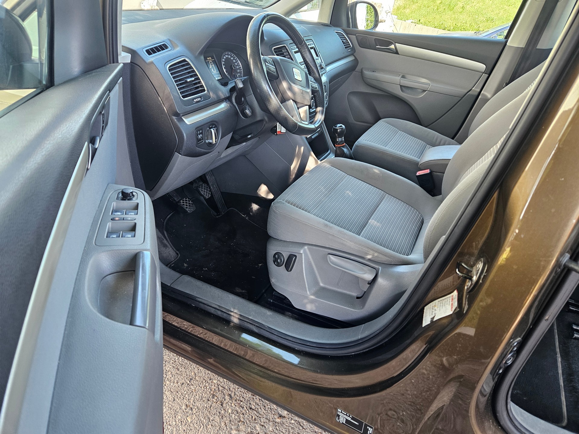 SEAT Alhambra 2.0 TDI Style-image-12