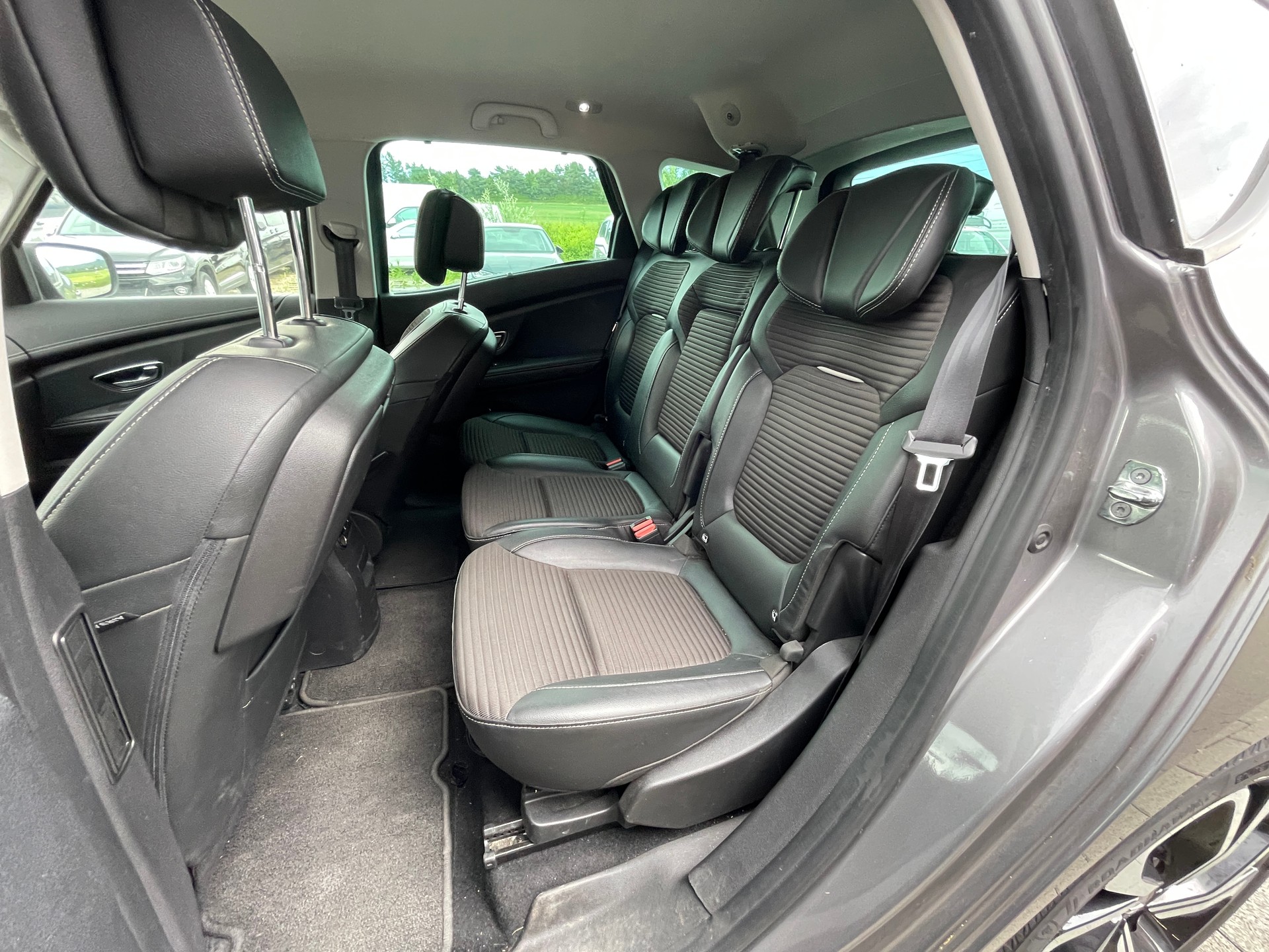 RENAULT Scénic 1.6 dCi Bose EDC-image-13