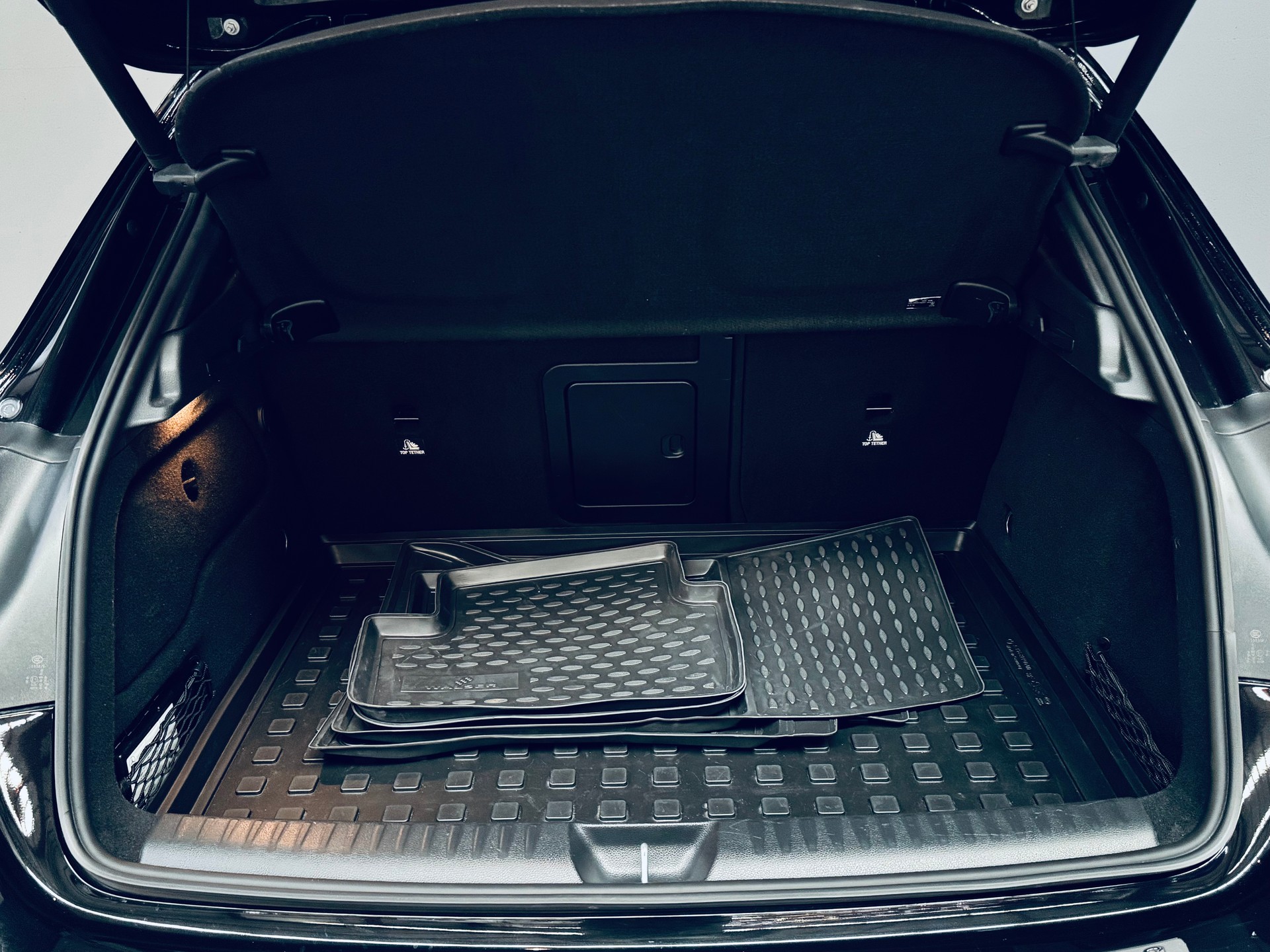 MERCEDES-BENZ GLA 250 AMG Line Swiss Star 4Matic 7G-DCT-image-11