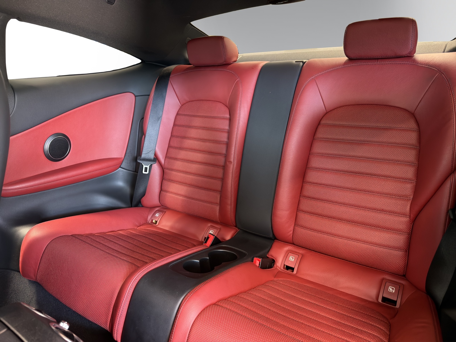 MERCEDES-BENZ C 200 AMG Line 4Matic-image-12