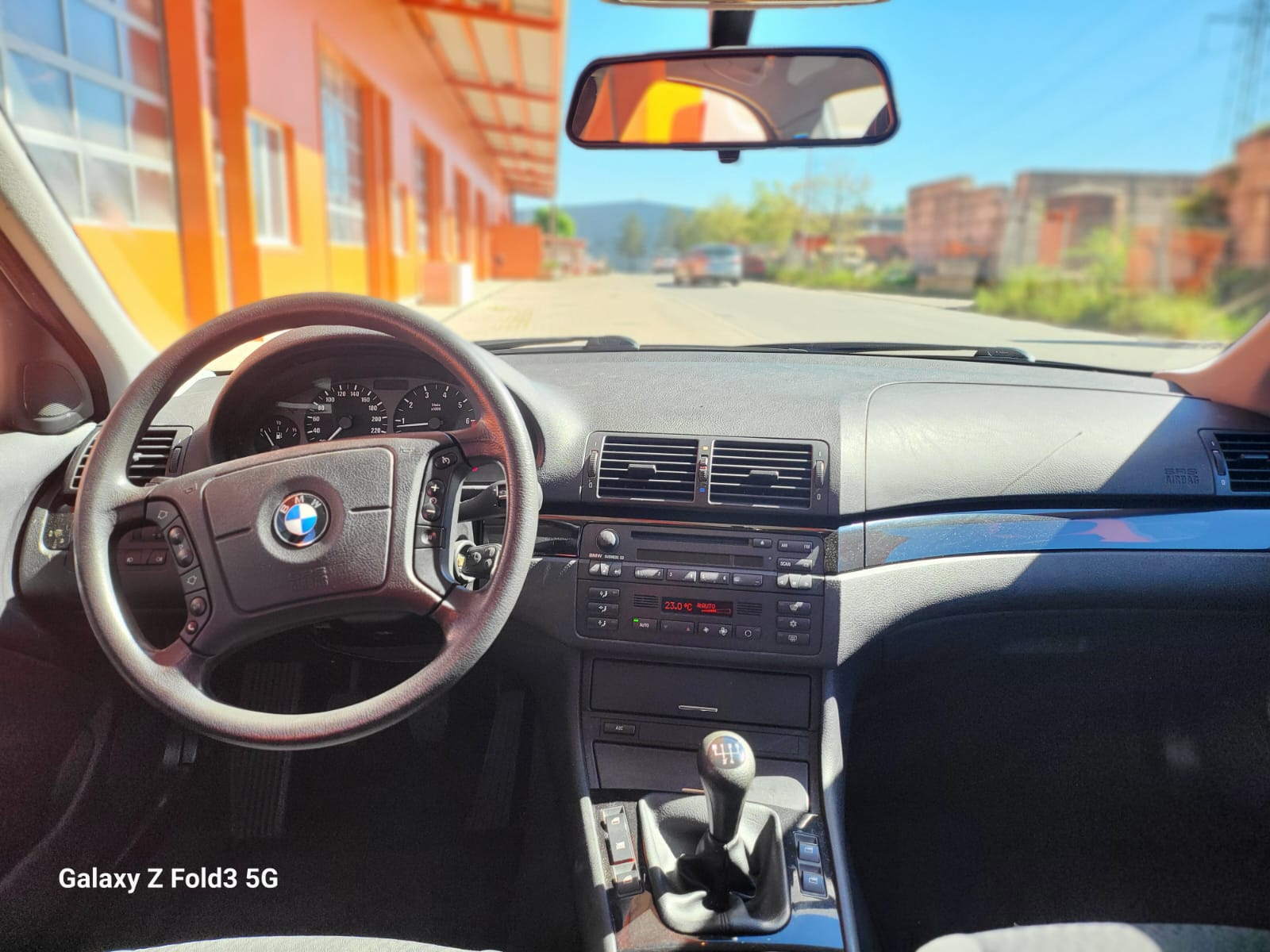 BMW 320 i-image-5
