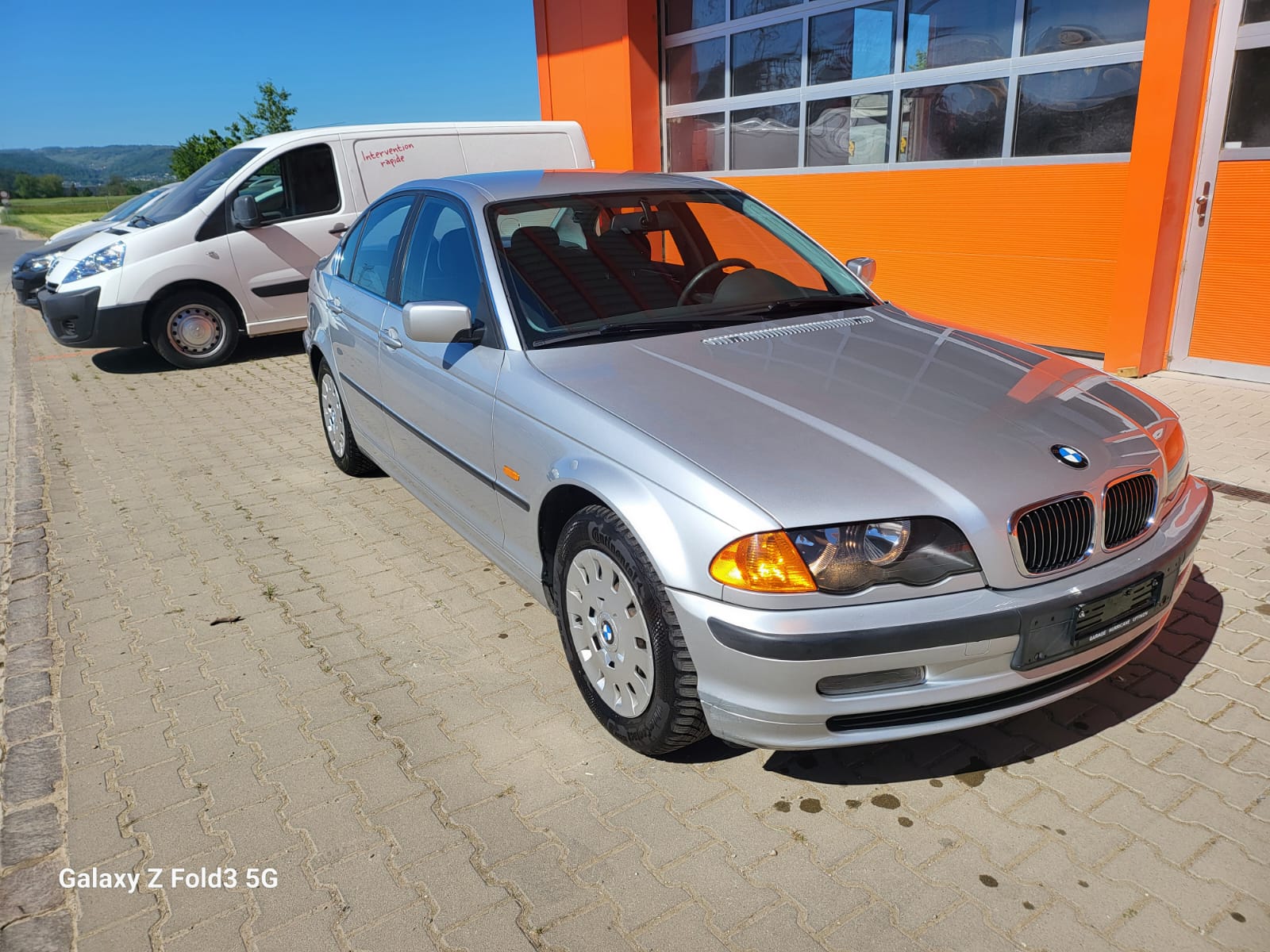 BMW 320 i-image-6