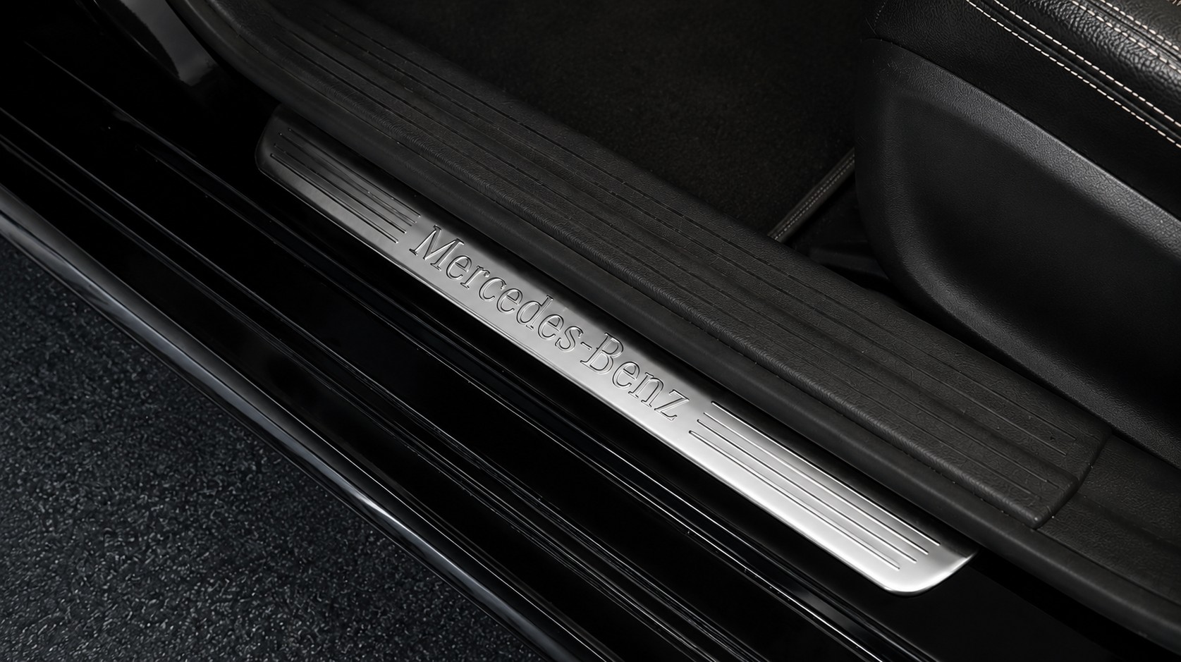 MERCEDES-BENZ CLA Shooting Brake 200 d 7G-DCT-showroom-element-2