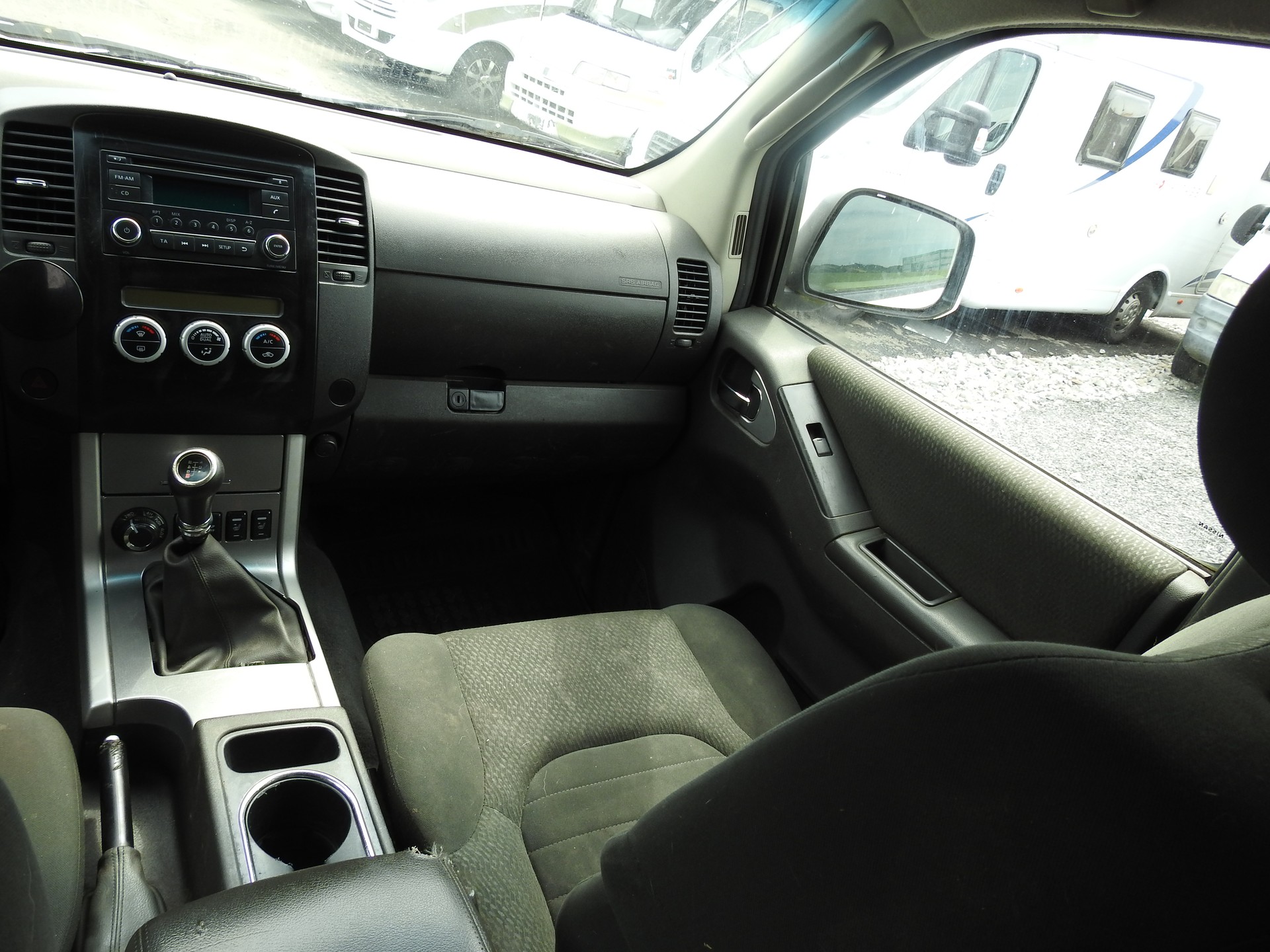 NISSAN Navara King Cab XE 2.5 dCi 4WD-image-17