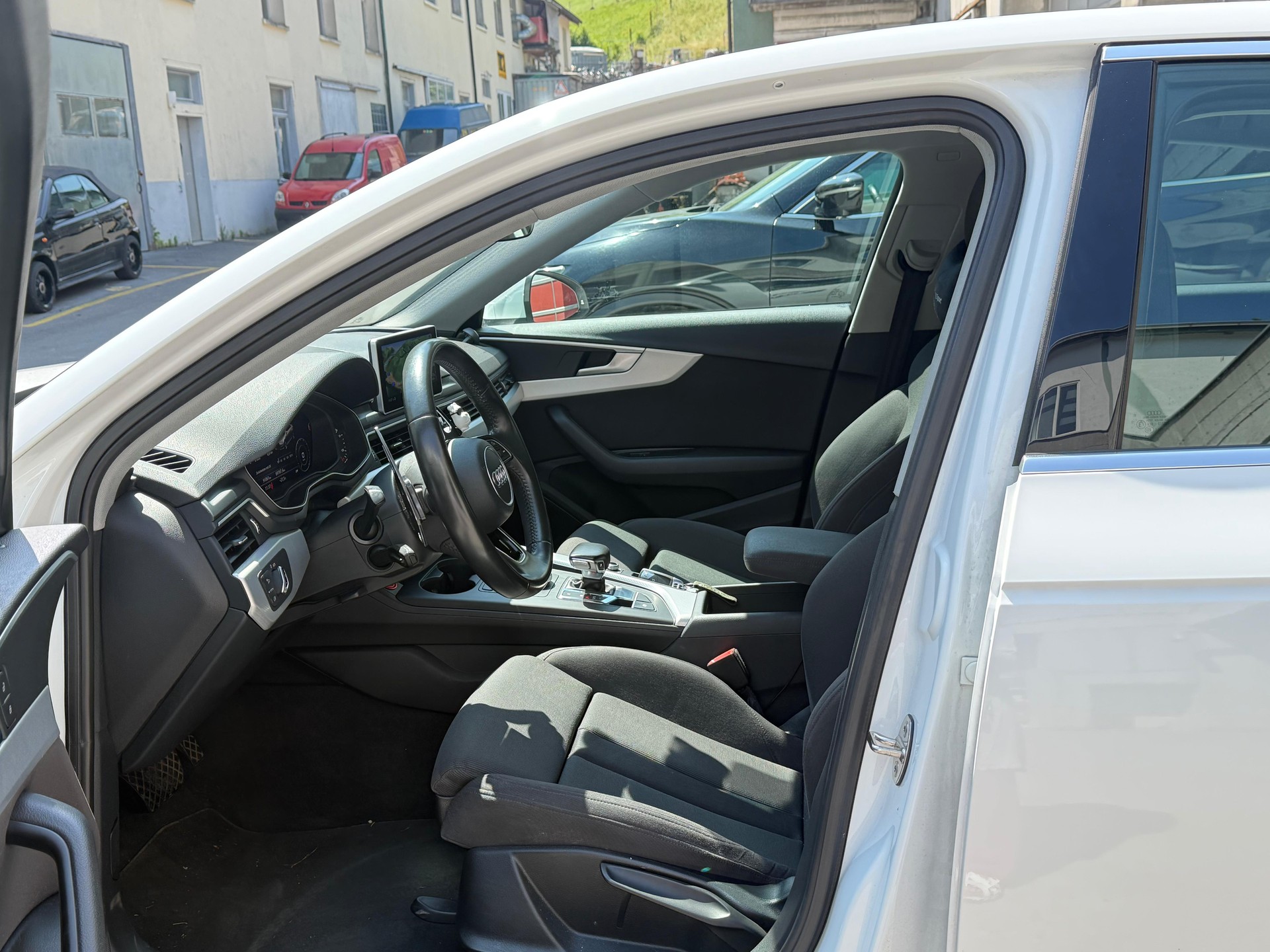 AUDI A4 Limousine 2.0 TFSI Sport S-tronic-image-5