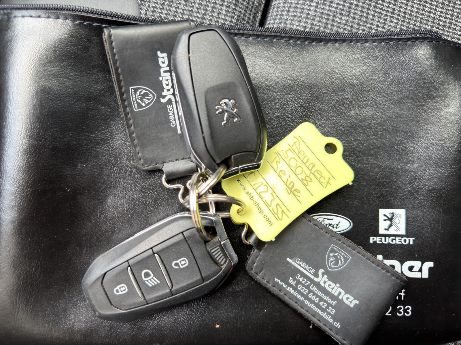 PEUGEOT 5008 1.6 THP Allure EAT-image-23