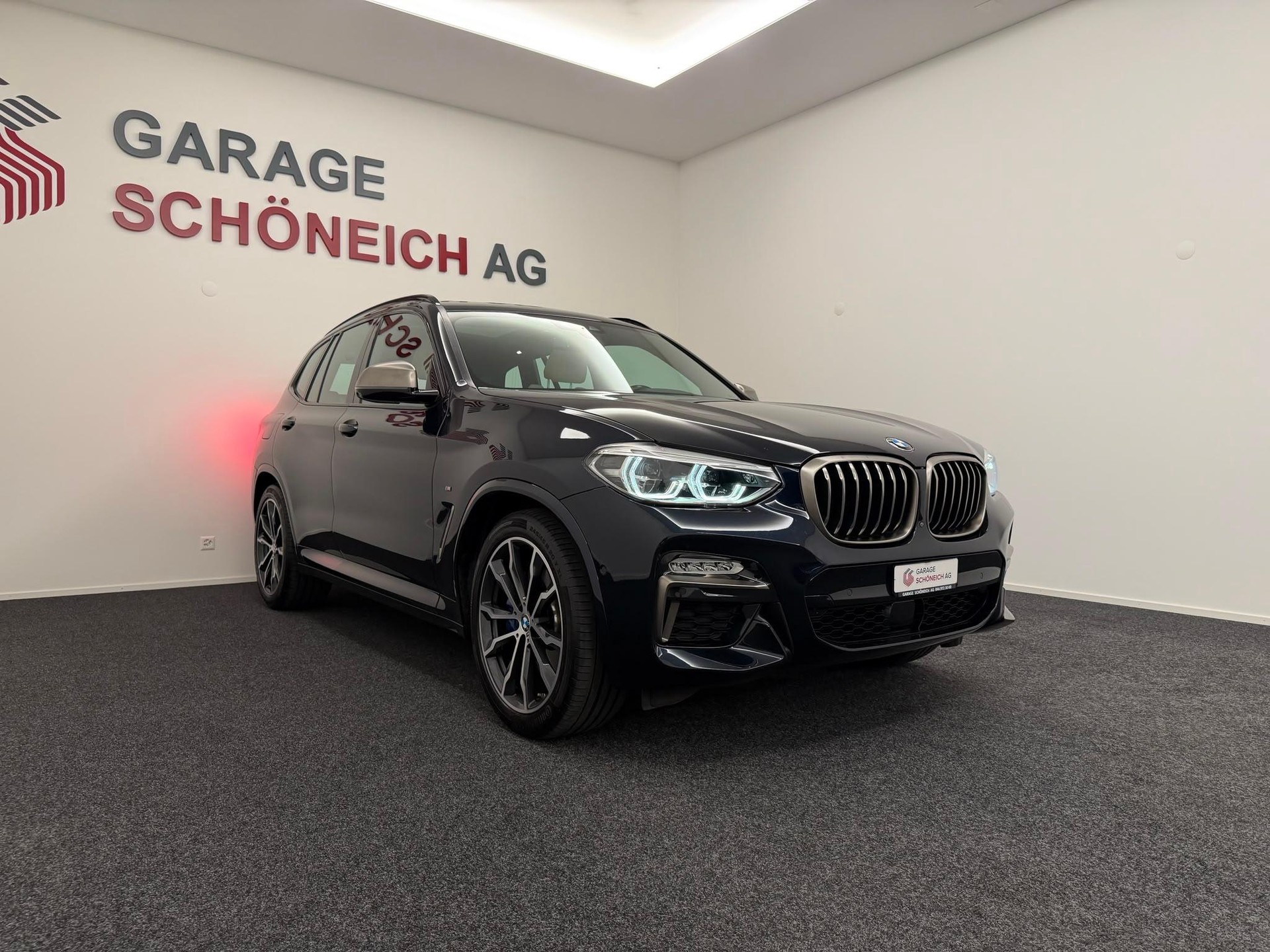 BMW X3 M40i-showroom-element-2