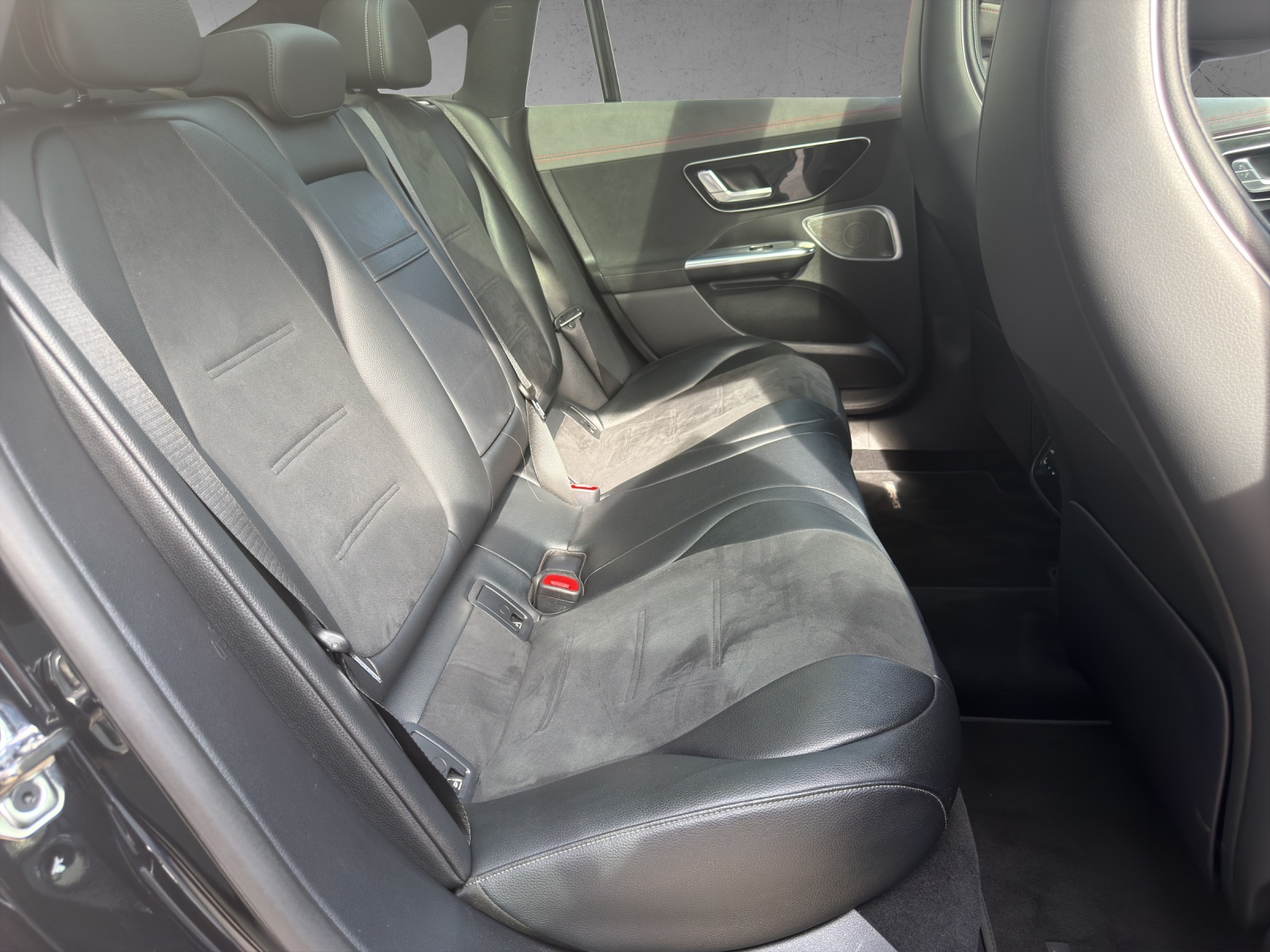 MERCEDES-BENZ EQE 350 4 Matic-image-13