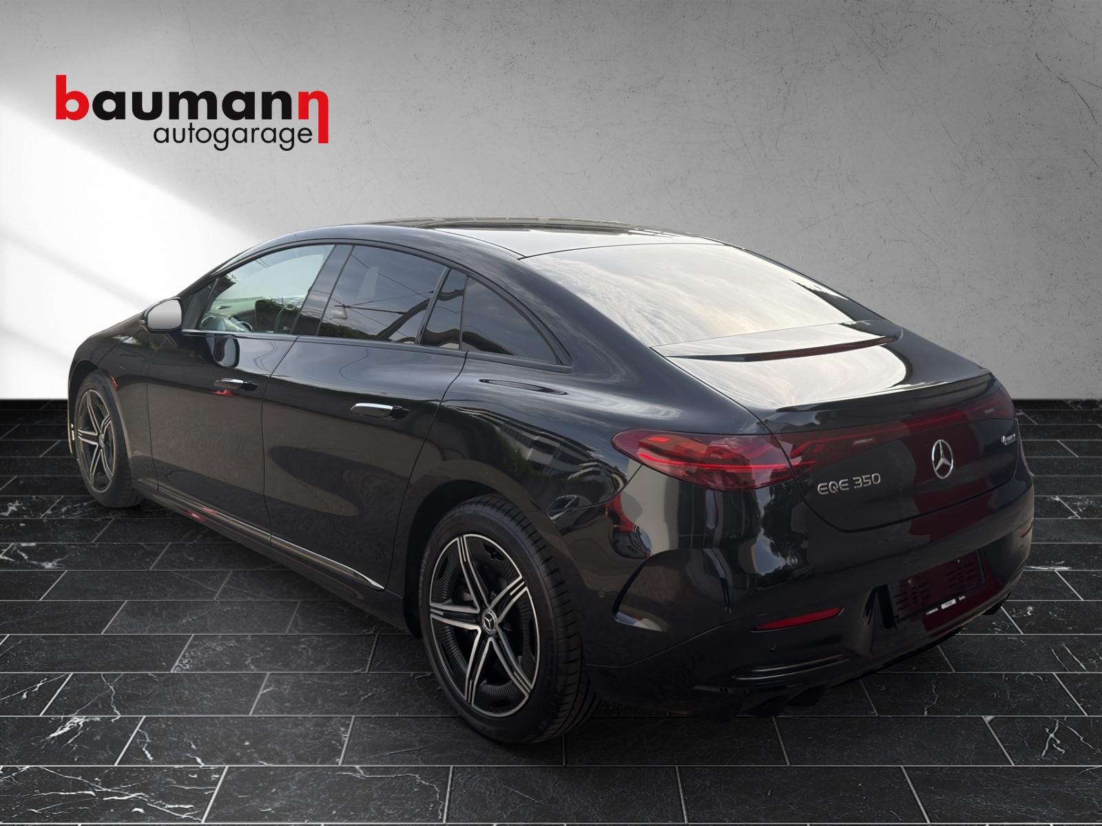 MERCEDES-BENZ EQE 350 4 Matic-showroom-element-3