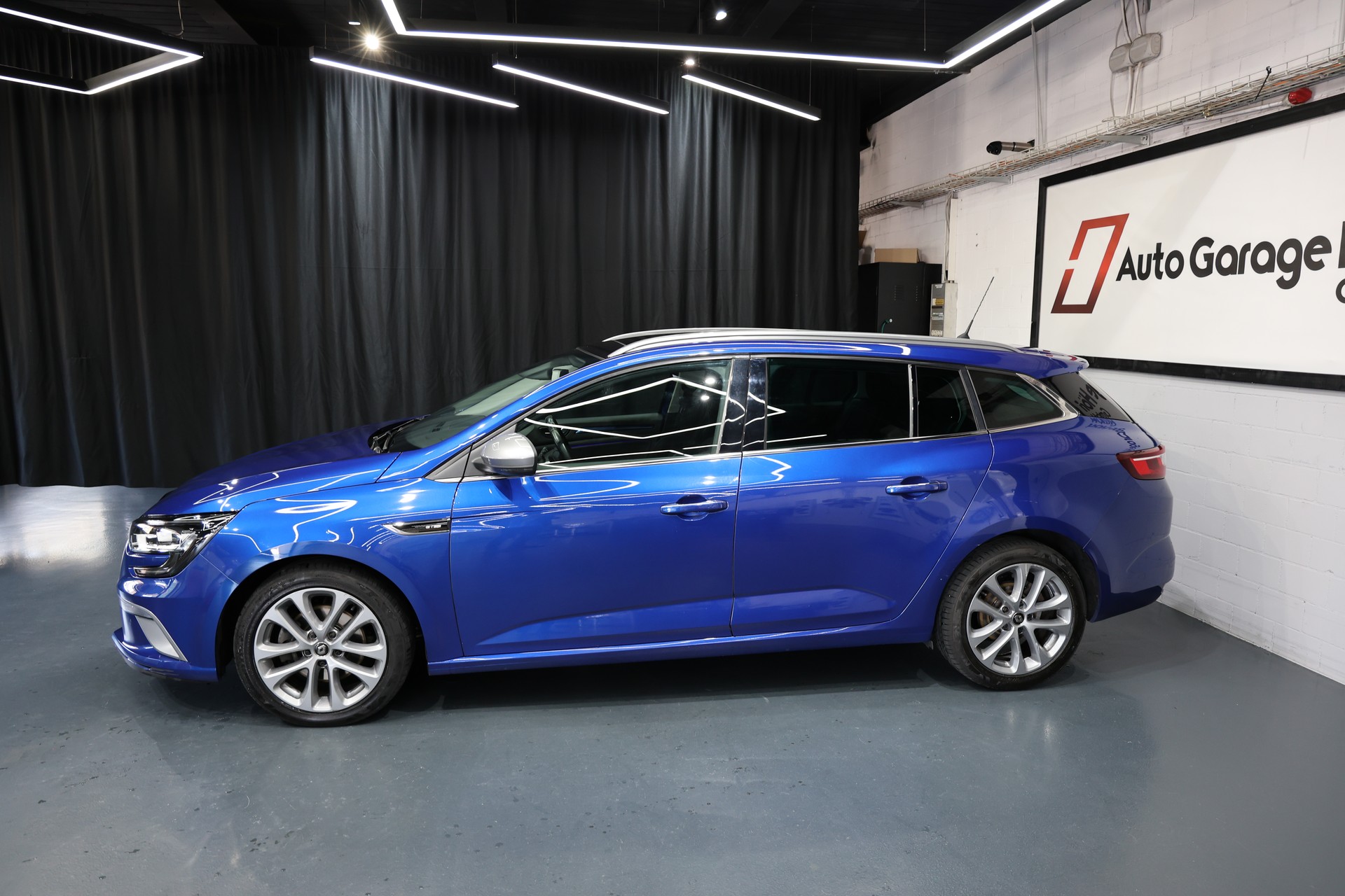 RENAULT Mégane Grandtour 1.7 dCi GT Line EDC-showroom-element-3