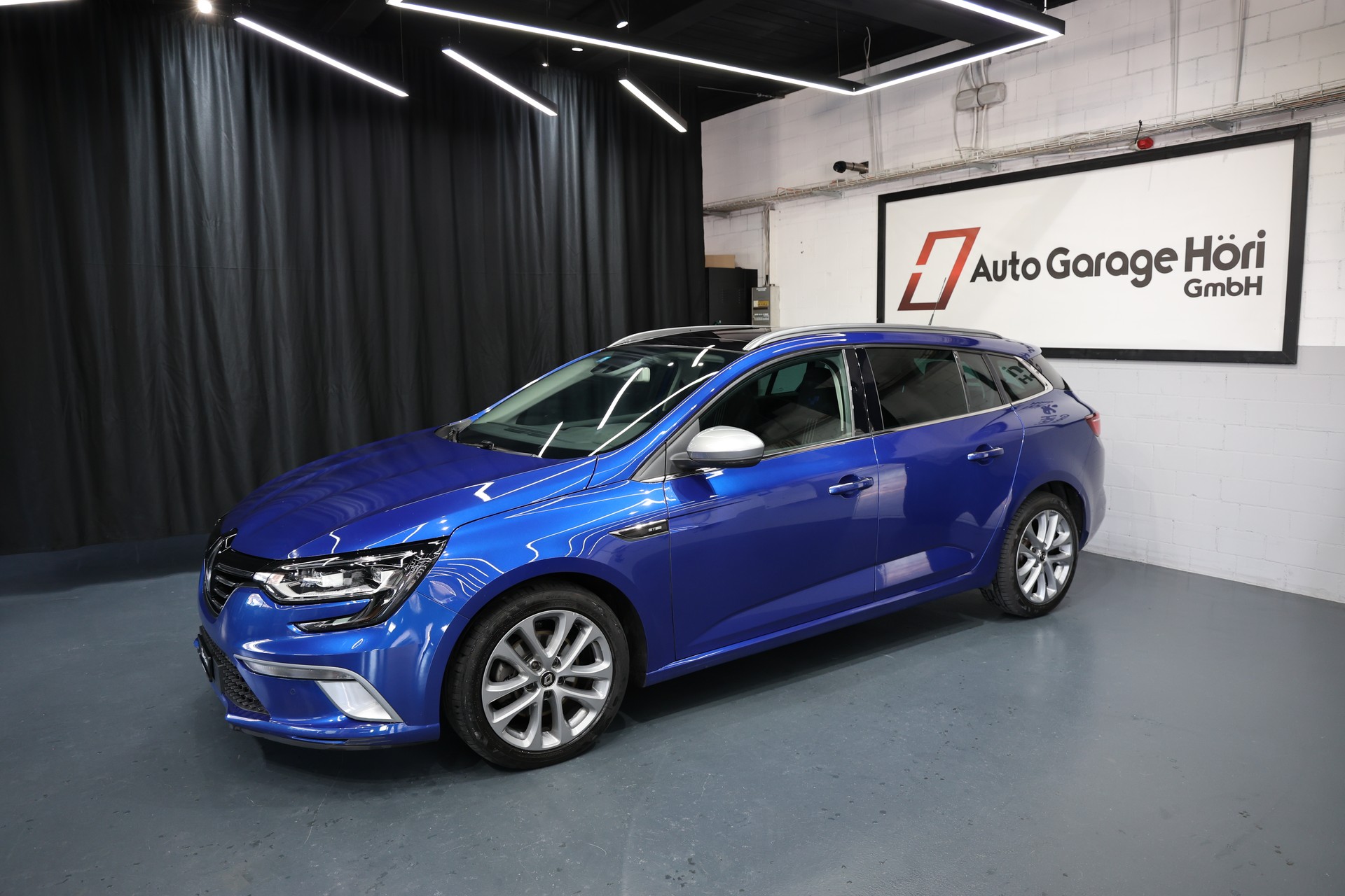 RENAULT Mégane Grandtour 1.7 dCi GT Line EDC-showroom-element-2