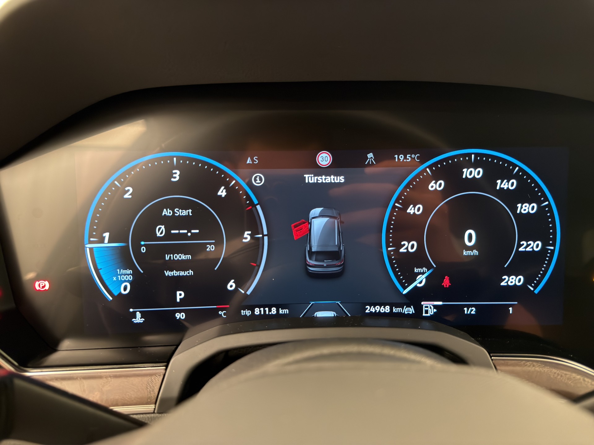 VW Touareg 3.0 V6 TDI Elegance 4Motion-image-12