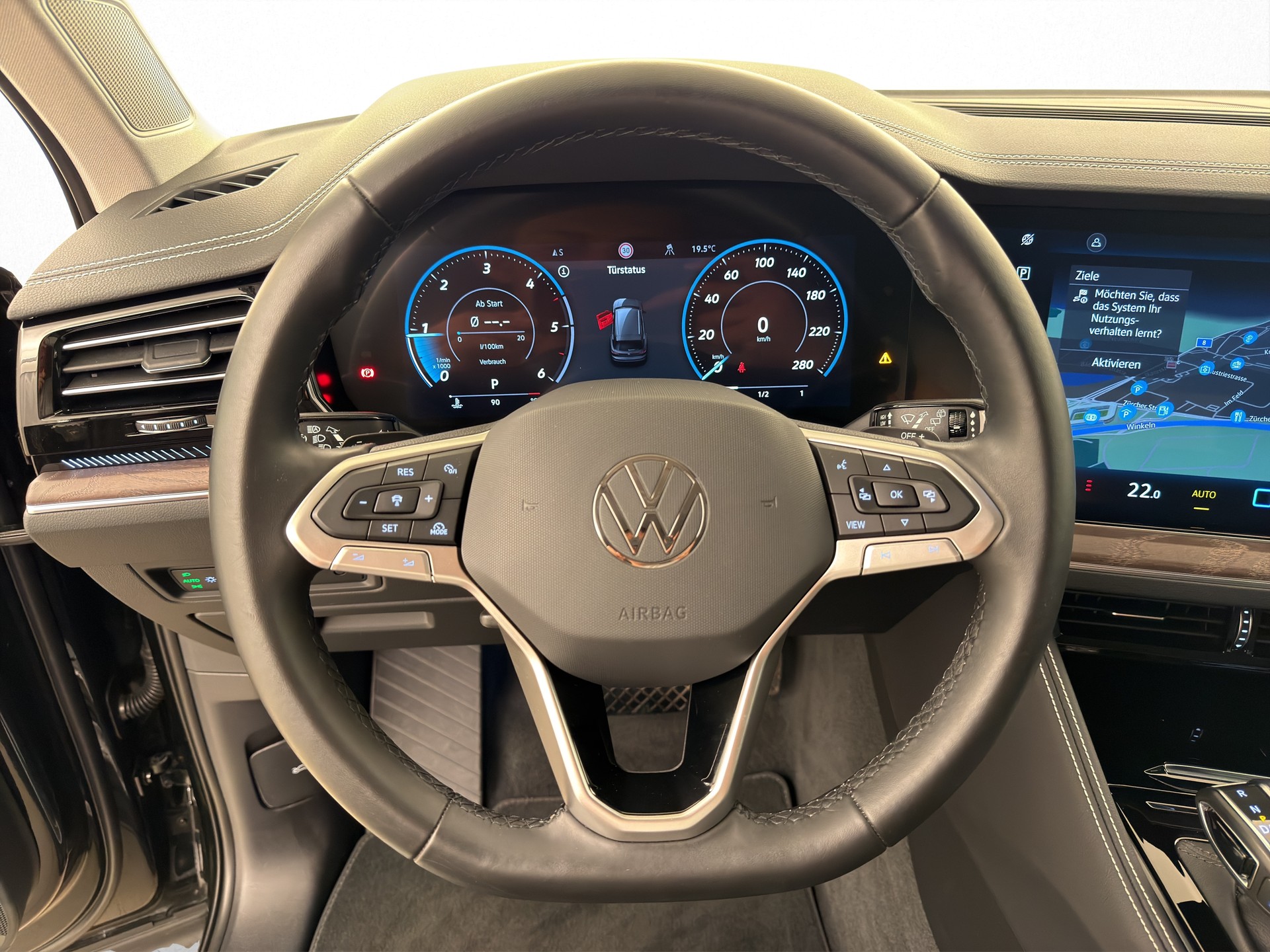 VW Touareg 3.0 V6 TDI Elegance 4Motion-image-6