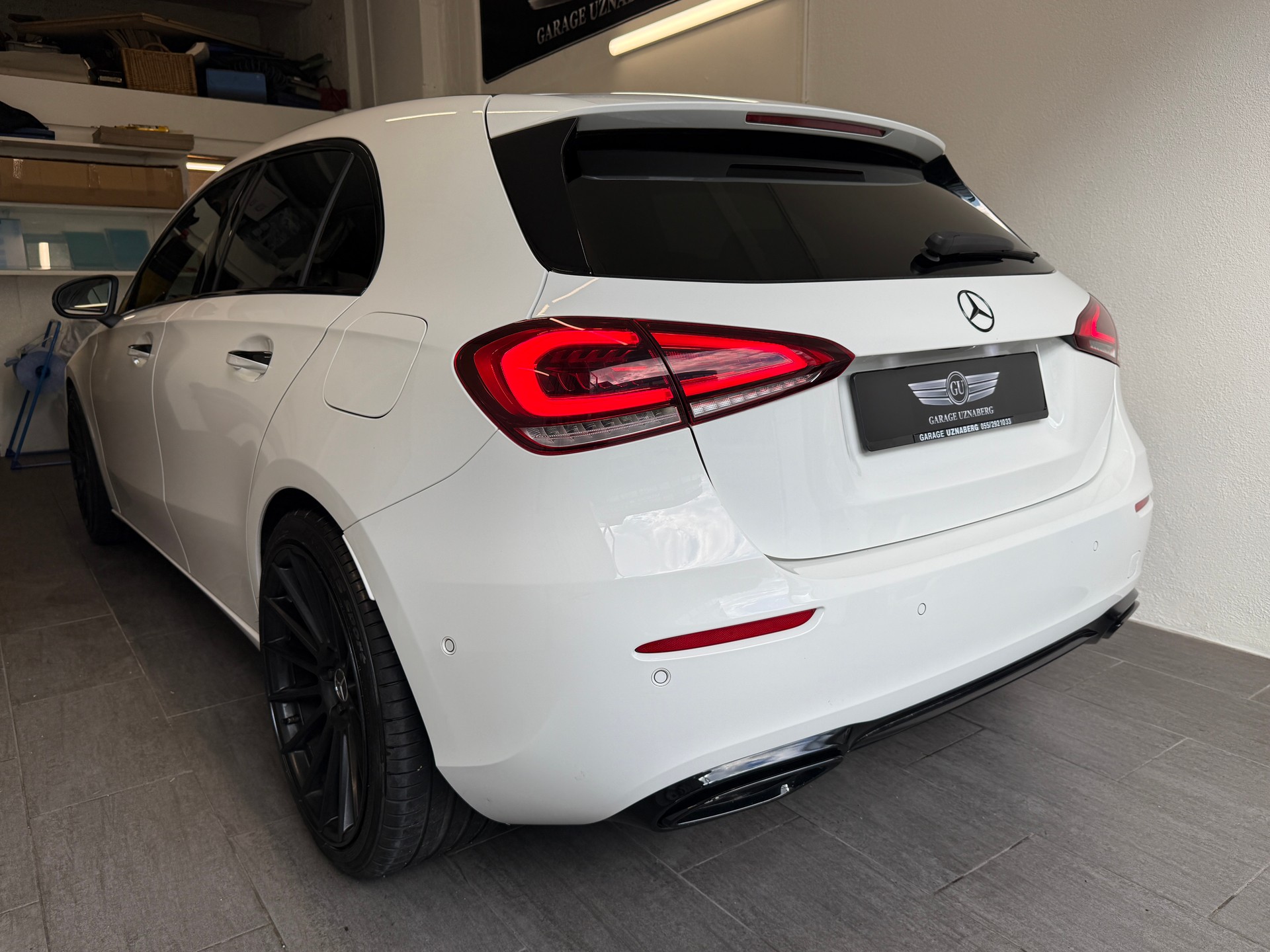 MERCEDES-BENZ A 220 AMG Line 7G-DCT 4Matic Ab 300.- pro Monat-showroom-element-2