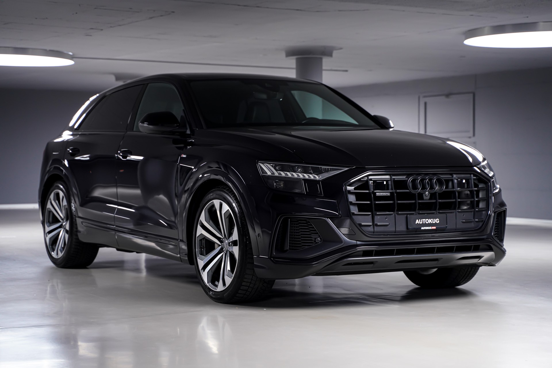 AUDI Q8 55 TFSI quattro tiptronic-showroom-element-2