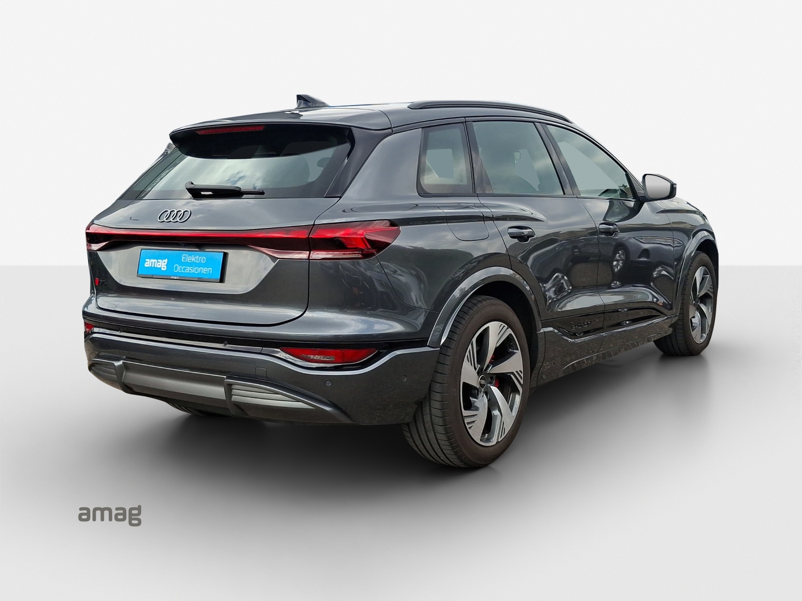 AUDI Q6 e-tron quattro-image-5