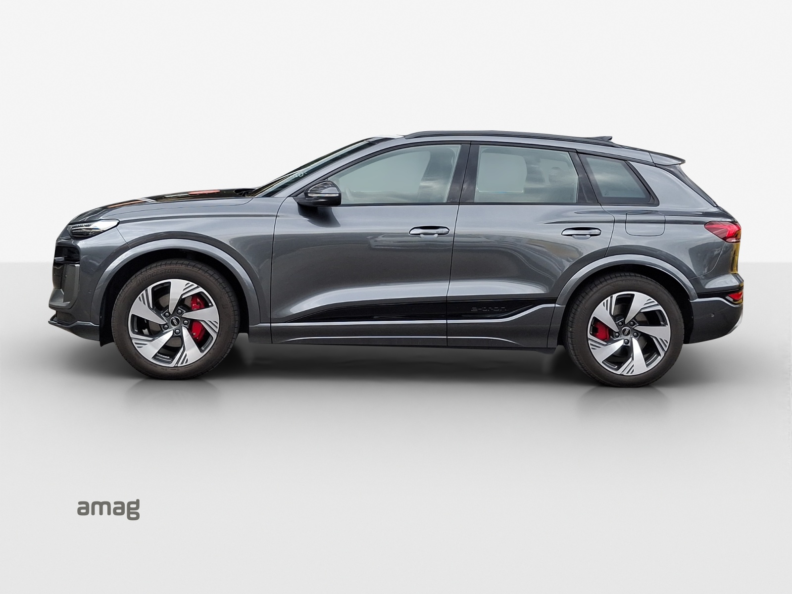 AUDI Q6 e-tron quattro-showroom-element-1