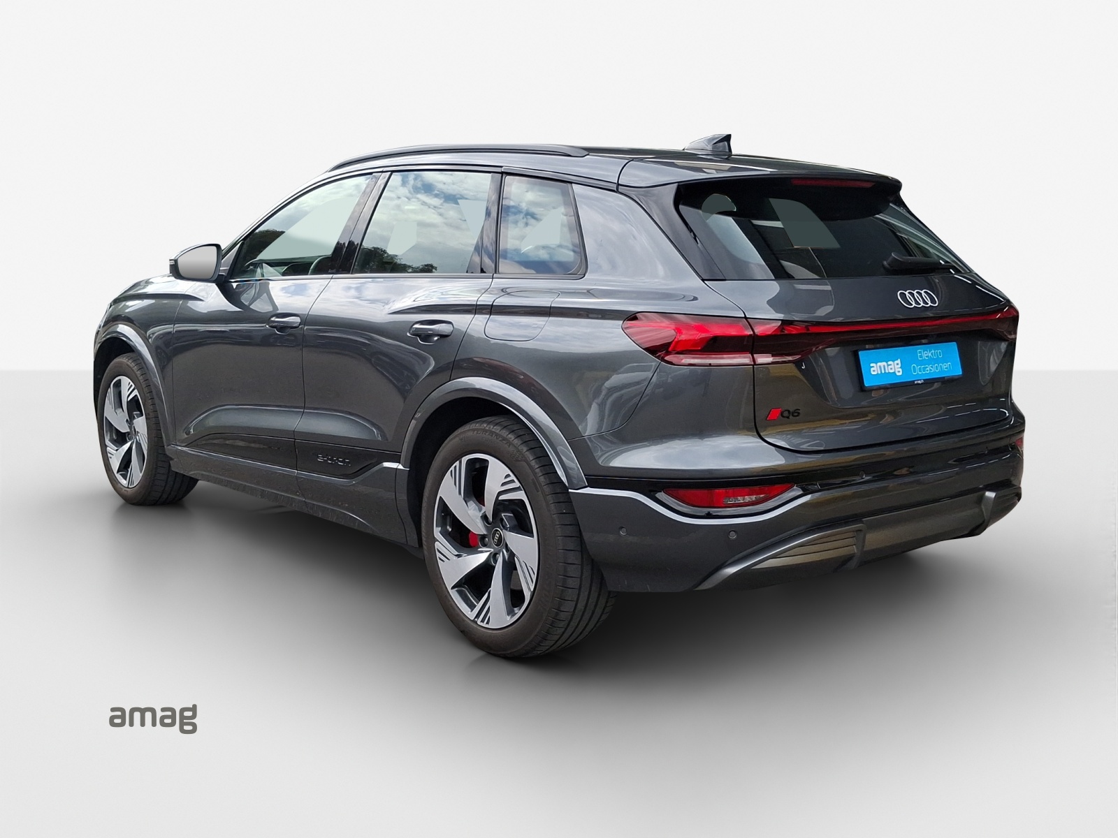 AUDI Q6 e-tron quattro-showroom-element-2