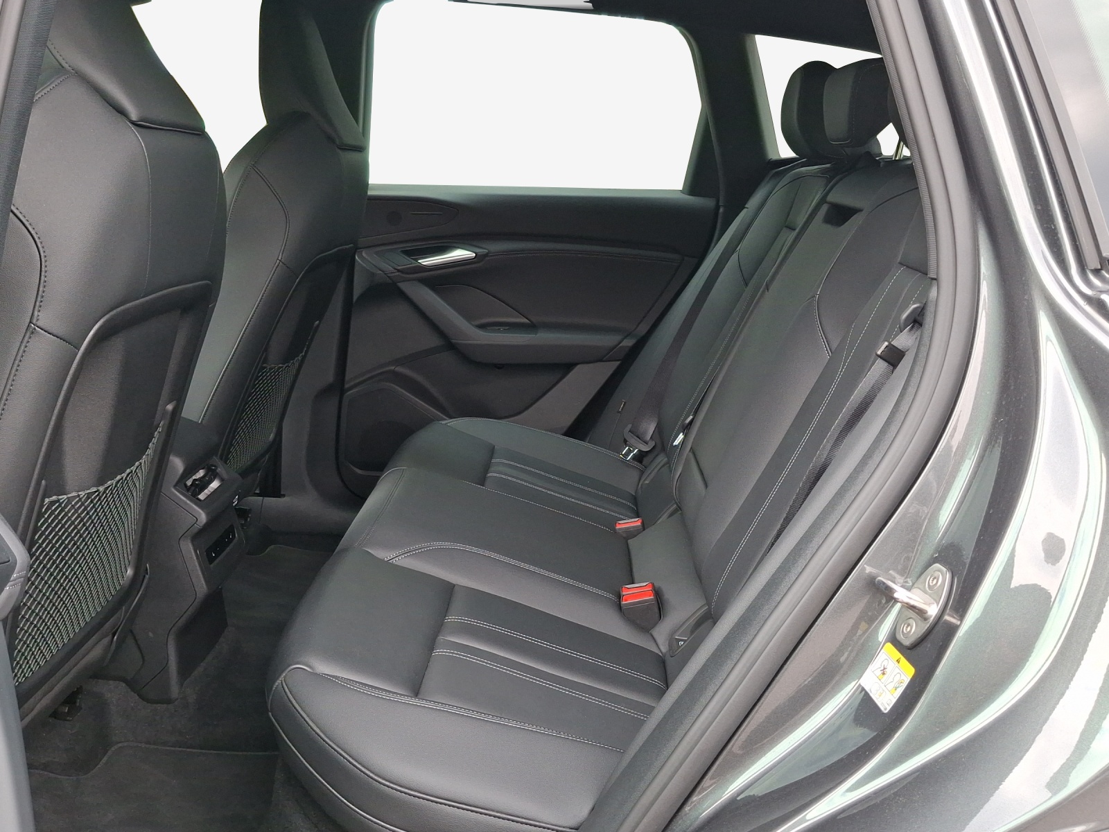 AUDI Q6 e-tron quattro-image-12