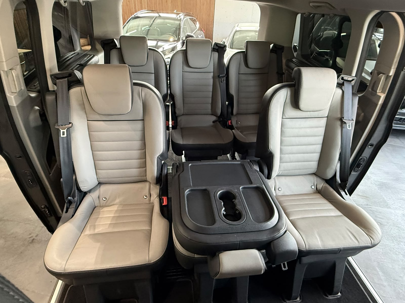 FORD Tourneo Custom 310 L1H1 Titanium SelectShift A-image-12