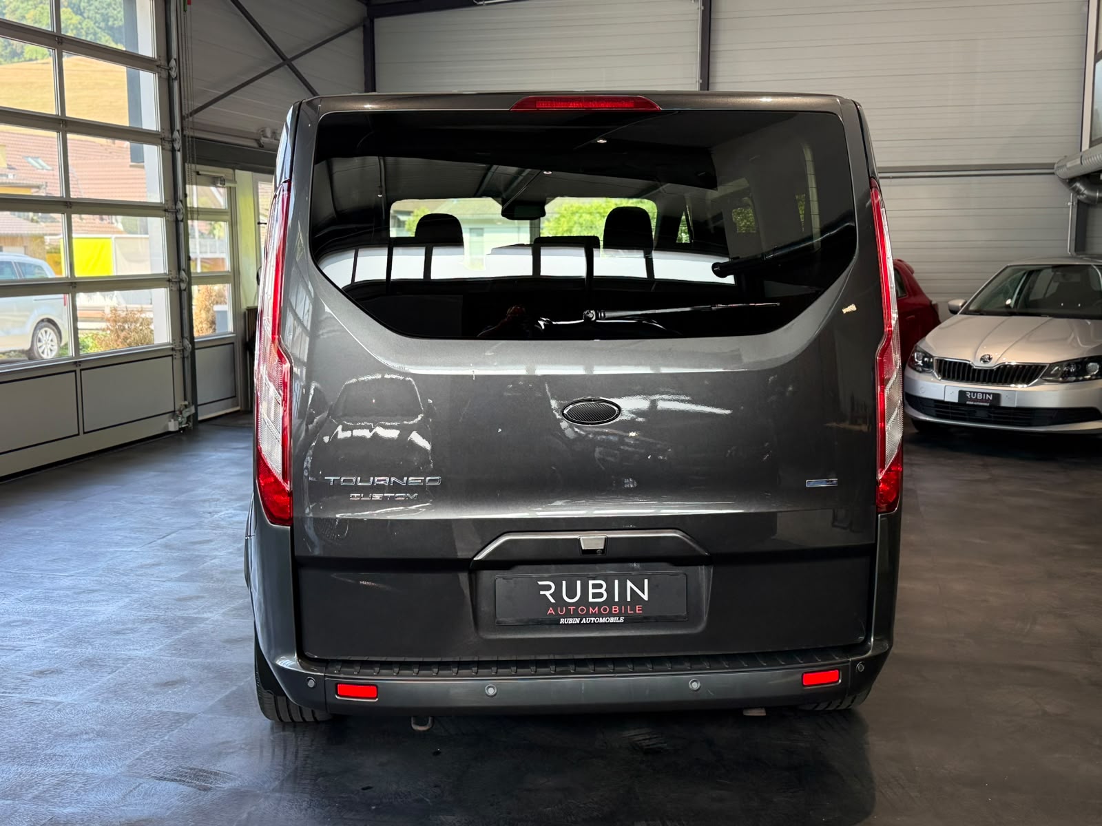 FORD Tourneo Custom 310 L1H1 Titanium SelectShift A-showroom-element-3