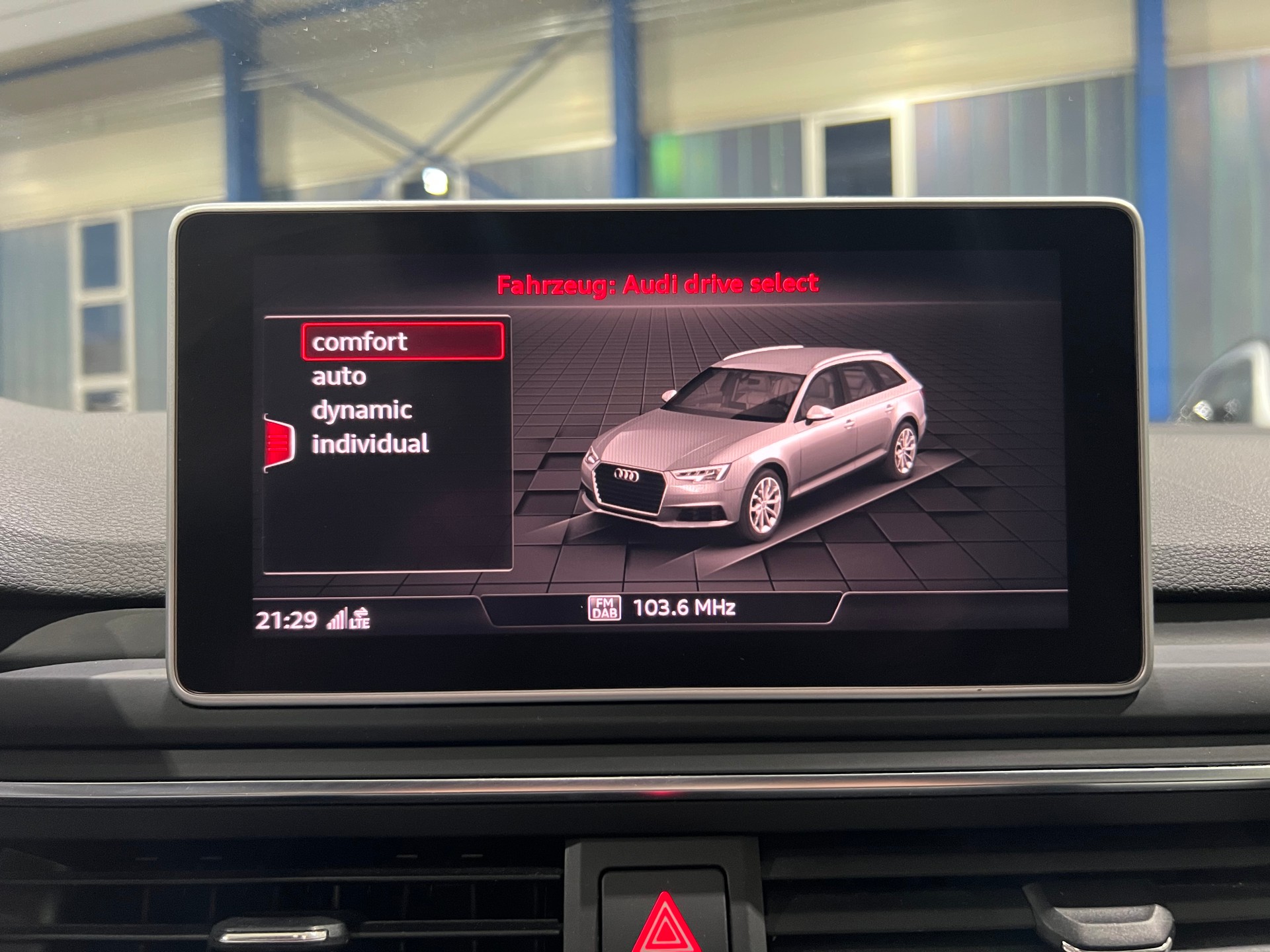 AUDI RS4 Avant 2.9 TFSI qu**Optikpaket,S-Sportsitze,Matrix LED,CH Auslieferung,Frisch ab MFK**-image-10