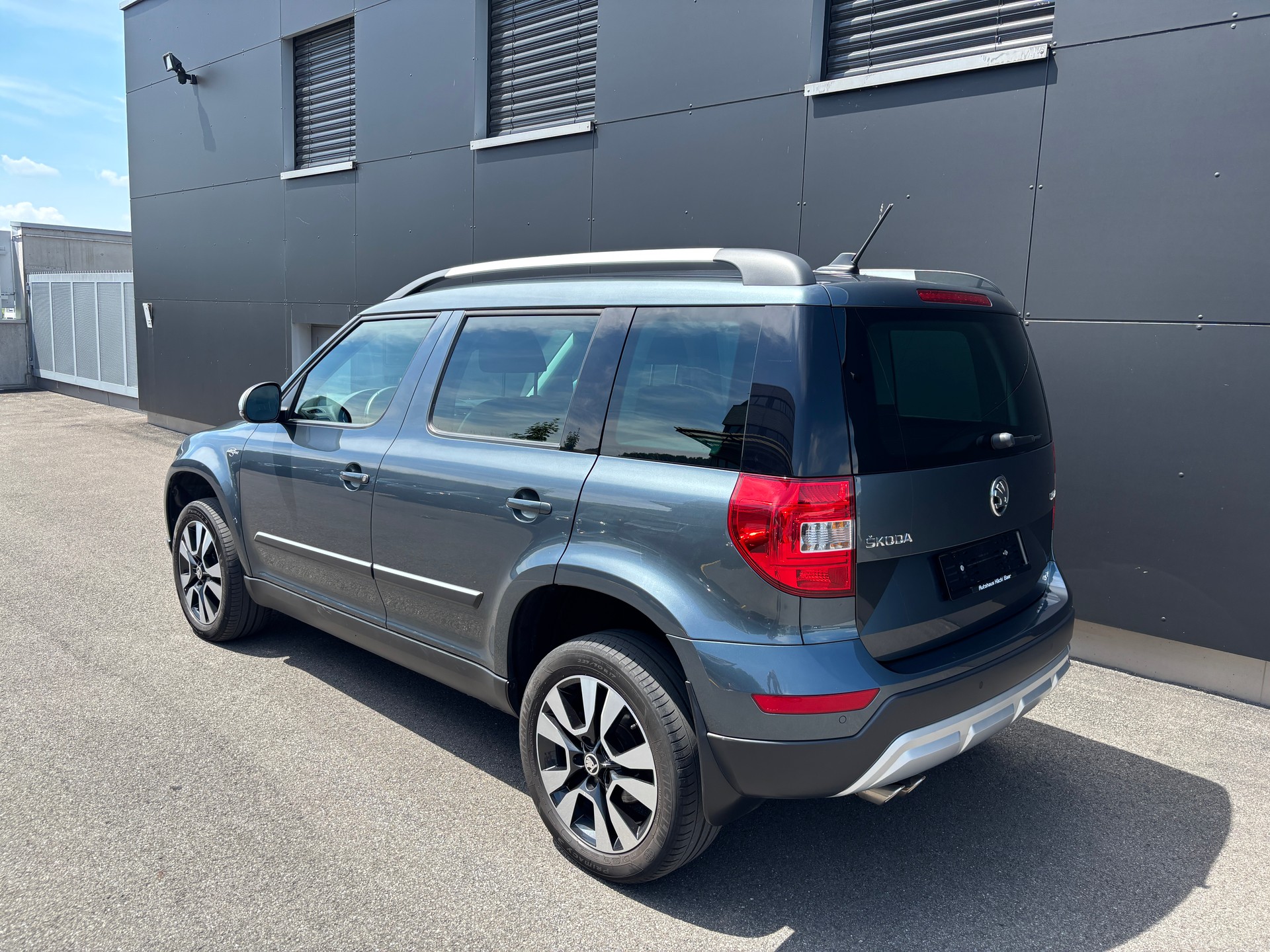 SKODA Yeti 2.0 TDI L&K Outdoor 4x4 DSG-showroom-element-2