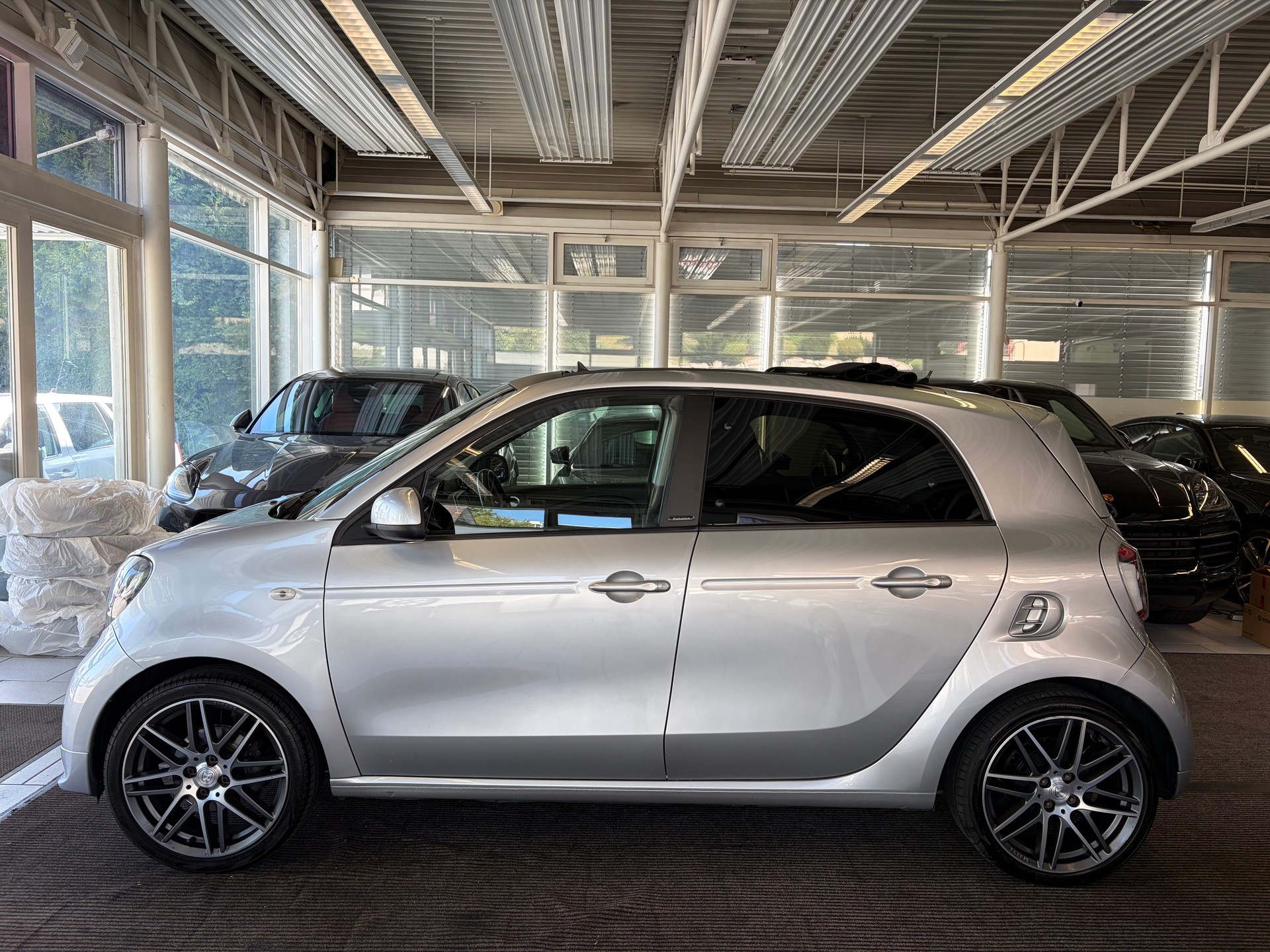 SMART forfour Brabus Xclusive twinamic | CH Fahrzeug | FALTDACH | Navigation | Cool&Media | DAB+ |-image-10