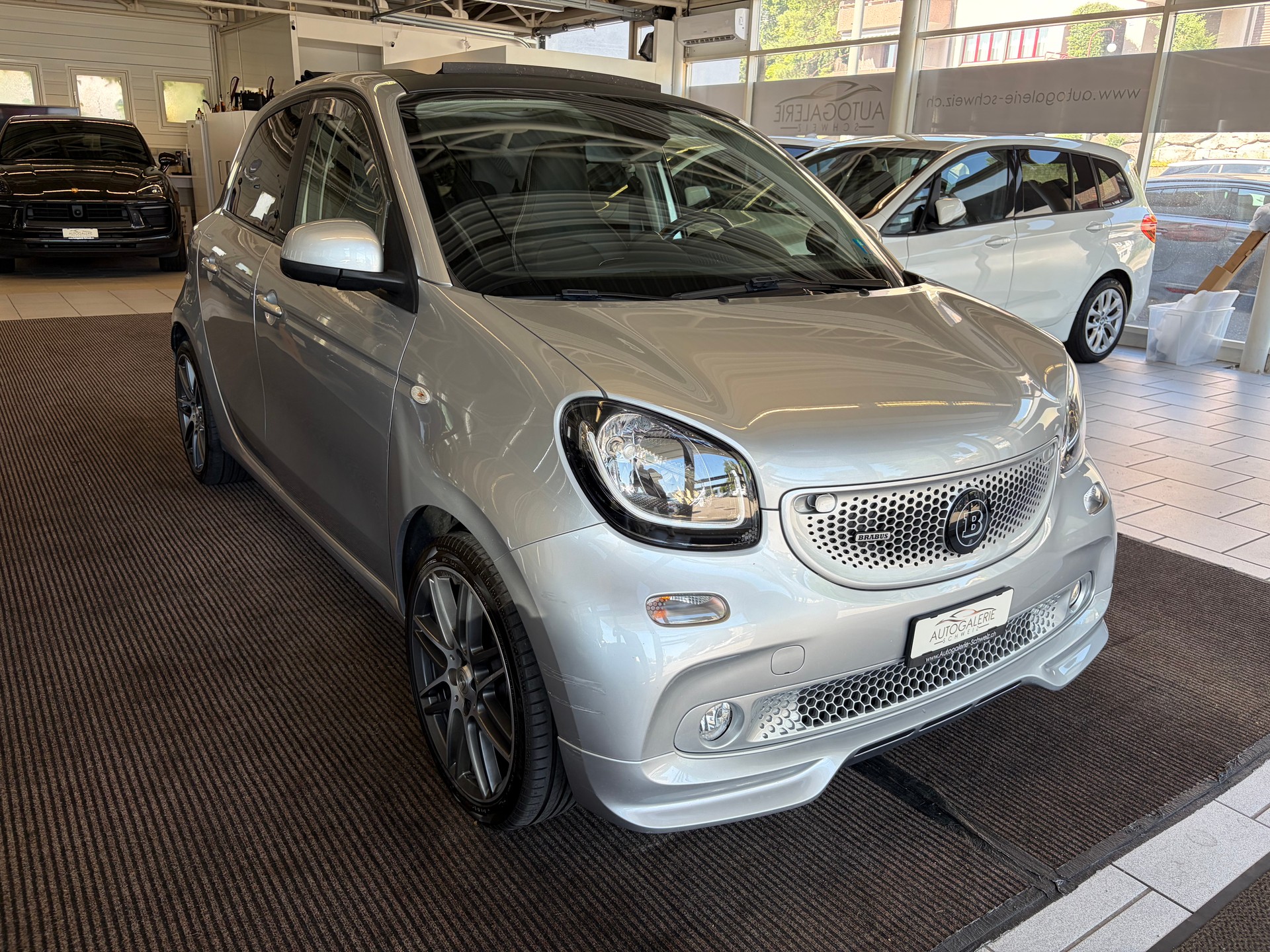 SMART forfour Brabus Xclusive twinamic | CH Fahrzeug | FALTDACH | Navigation | Cool&Media | DAB+ |-image-35