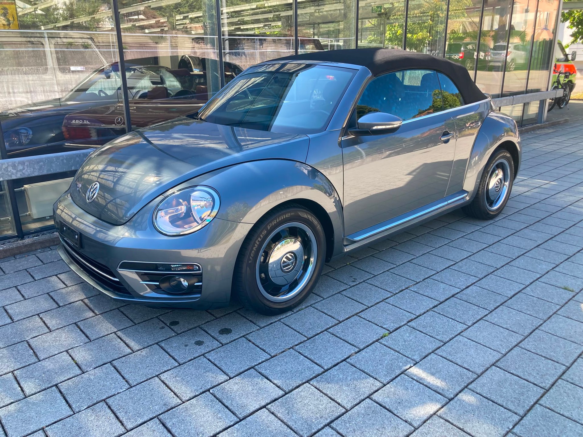 VW Beetle Cabriolet 1.2 TSI BMT-showroom-element-2