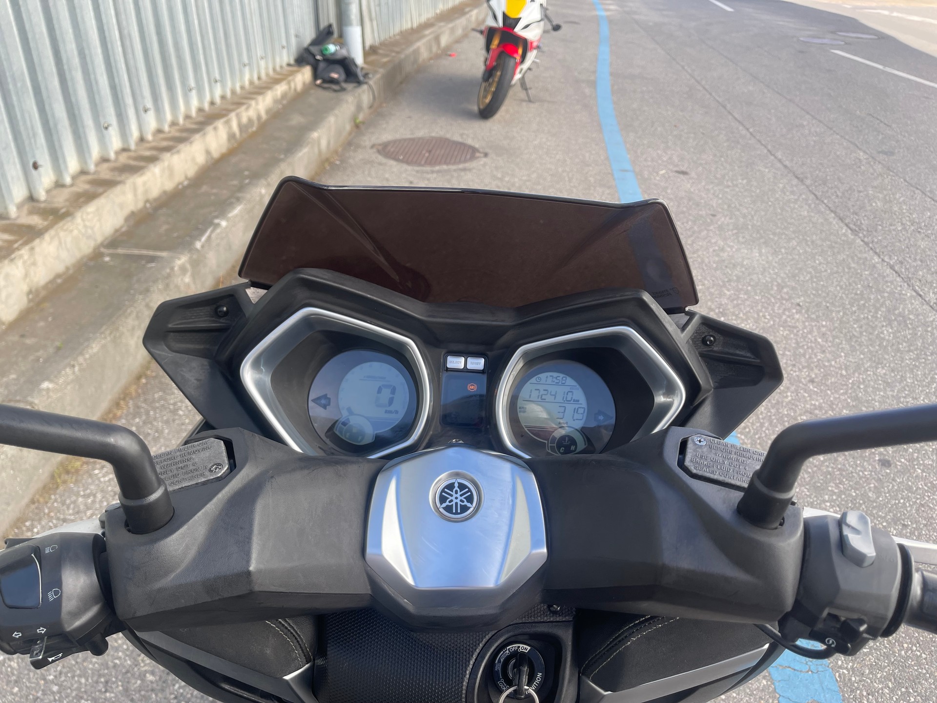 YAMAHA X-MaxYP 125 R ABS Momo-image-4