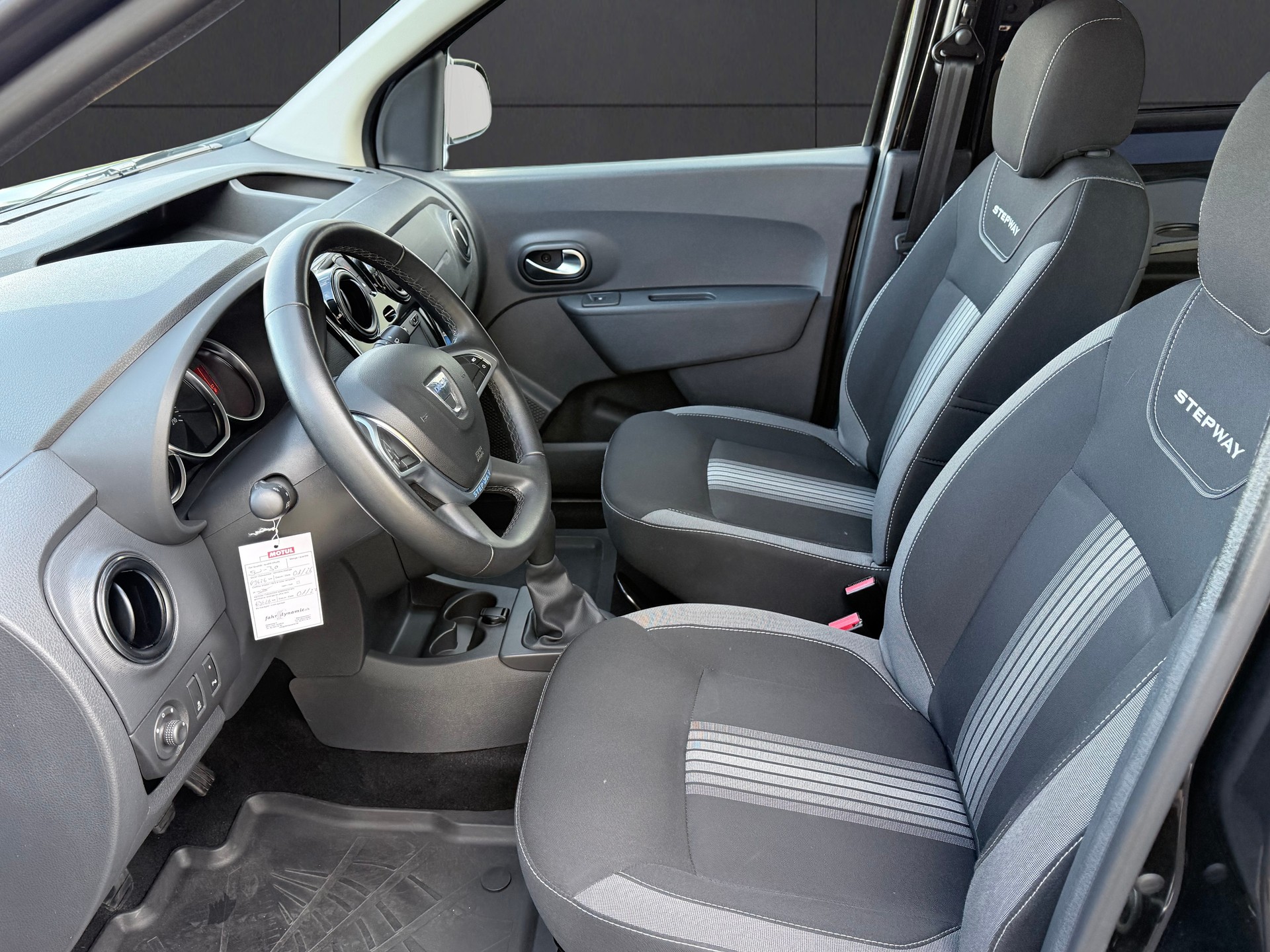 DACIA Dokker 1.2 T Stepway Unlimited 2-image-13