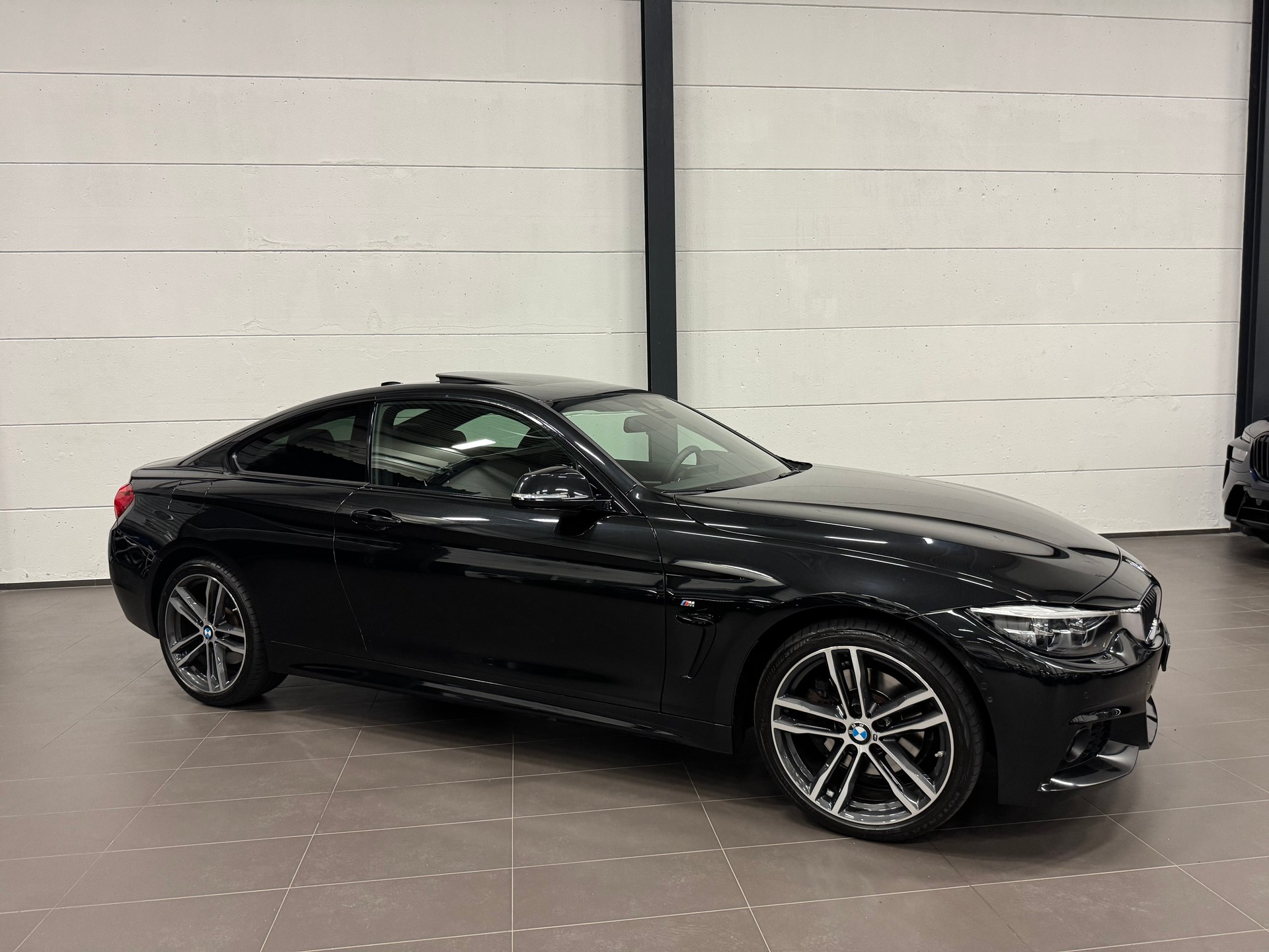 BMW 430d Coupé xDrive M Sport Steptronic-image-5