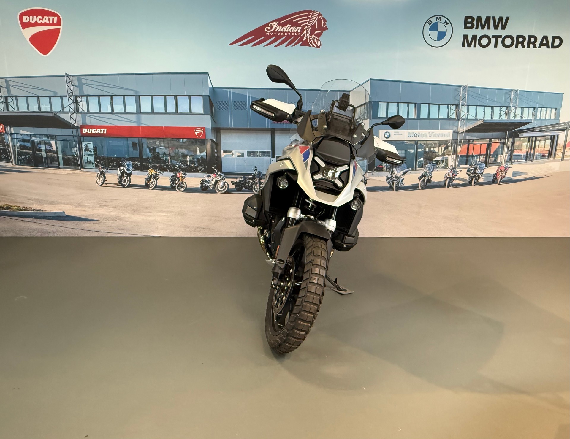 BMW R 1300 GS-image-1