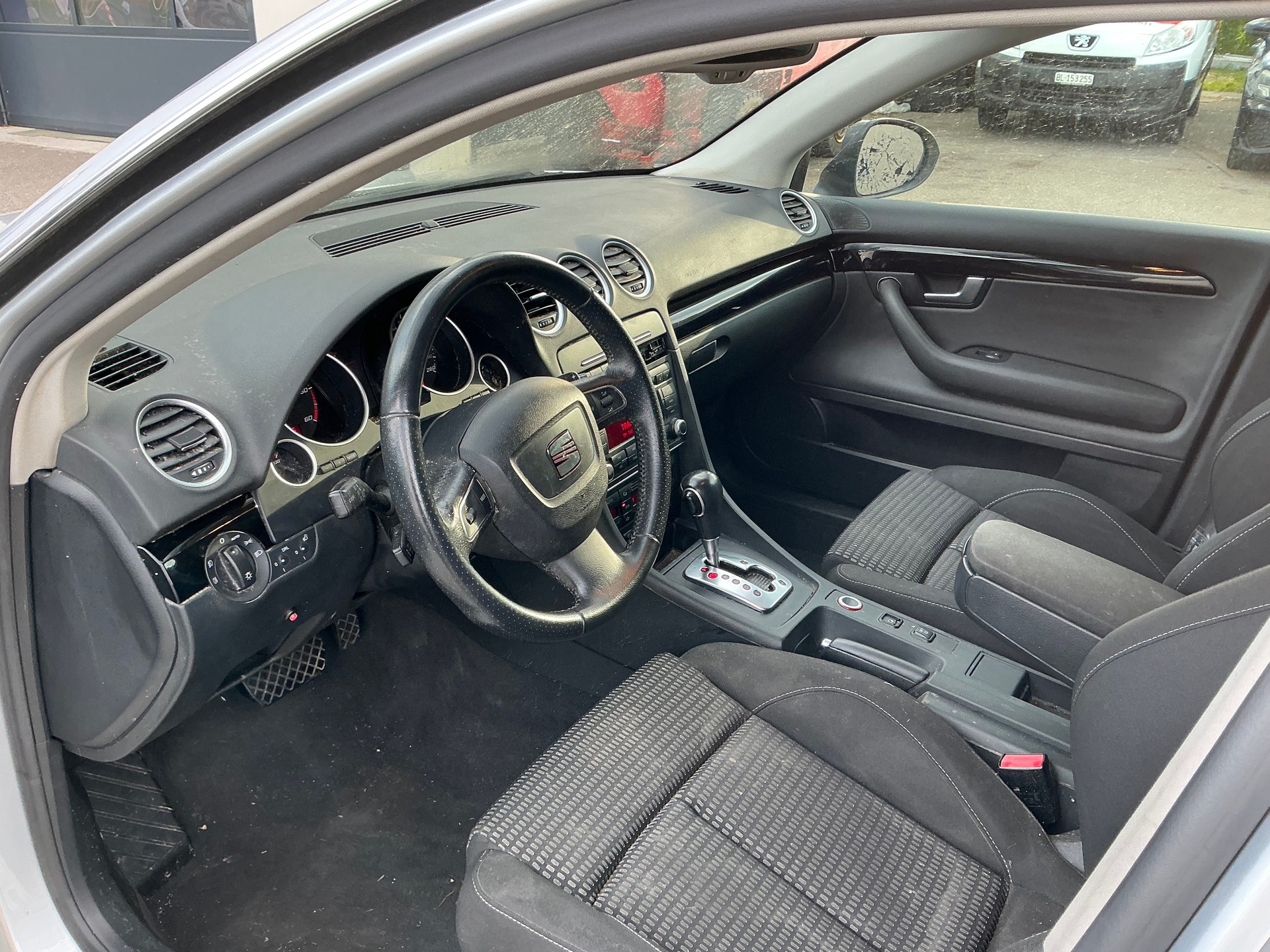 SEAT Exeo ST 2.0 TDI Reference multitronic-image-7